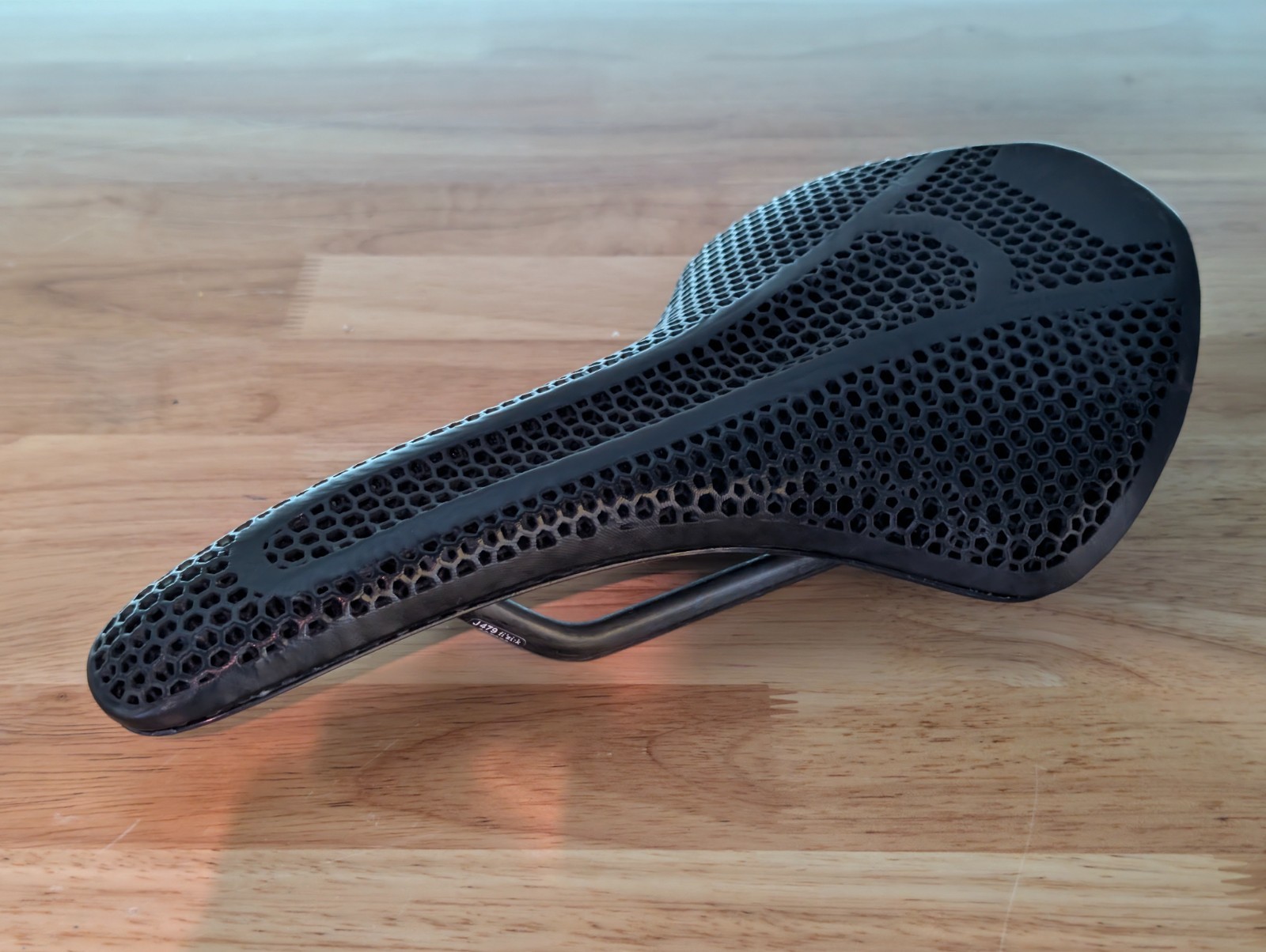 Fi’zi:k Vento Antares R1 Adaptive Saddle 150mm 3D Printed Carbon Rails