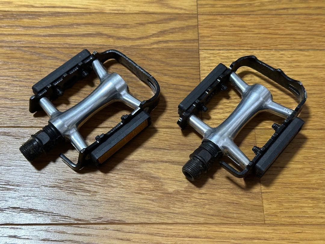 CAAD8 genuine flat pedal