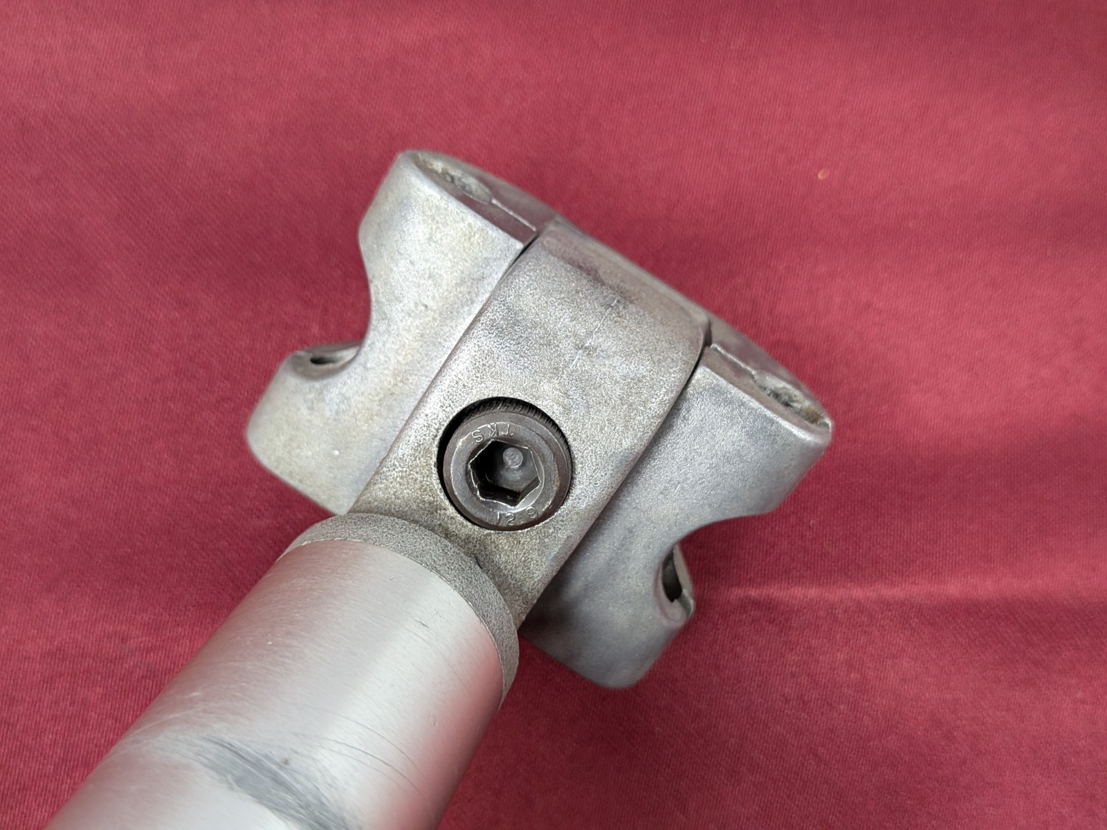 Strong Japan Single Bolt Seatpost 230mm 27.2 Micro-adjust