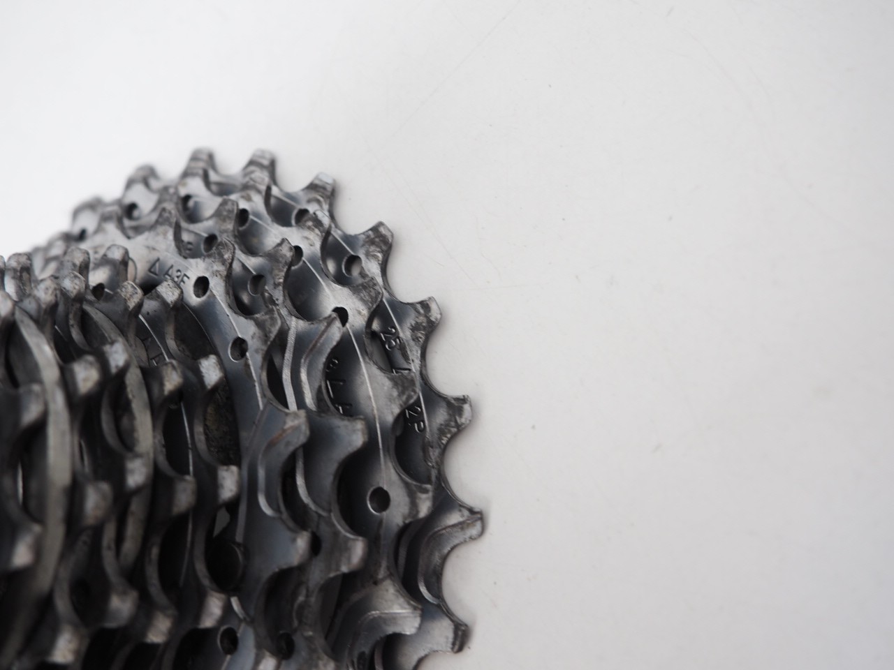 Shimano Ultegra 10-Speed Cassette CS-6700 12-25T w/ DT Swiss Lockring