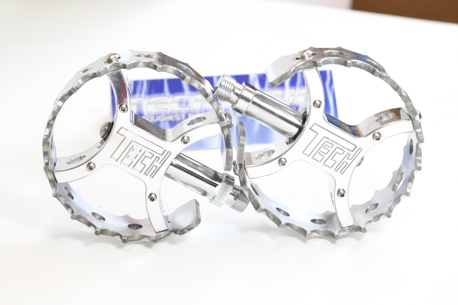 Tech Pro Round BMX Pedals 9/16 BMX 6061 billet aluminum body stainless hardware