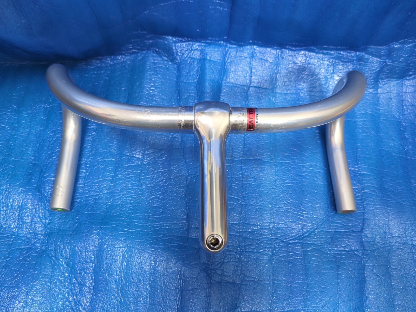 Nitto B125 Aluminium 360mm NJS Handlebar + Nitto Jaguar 110mm Alminium Stem