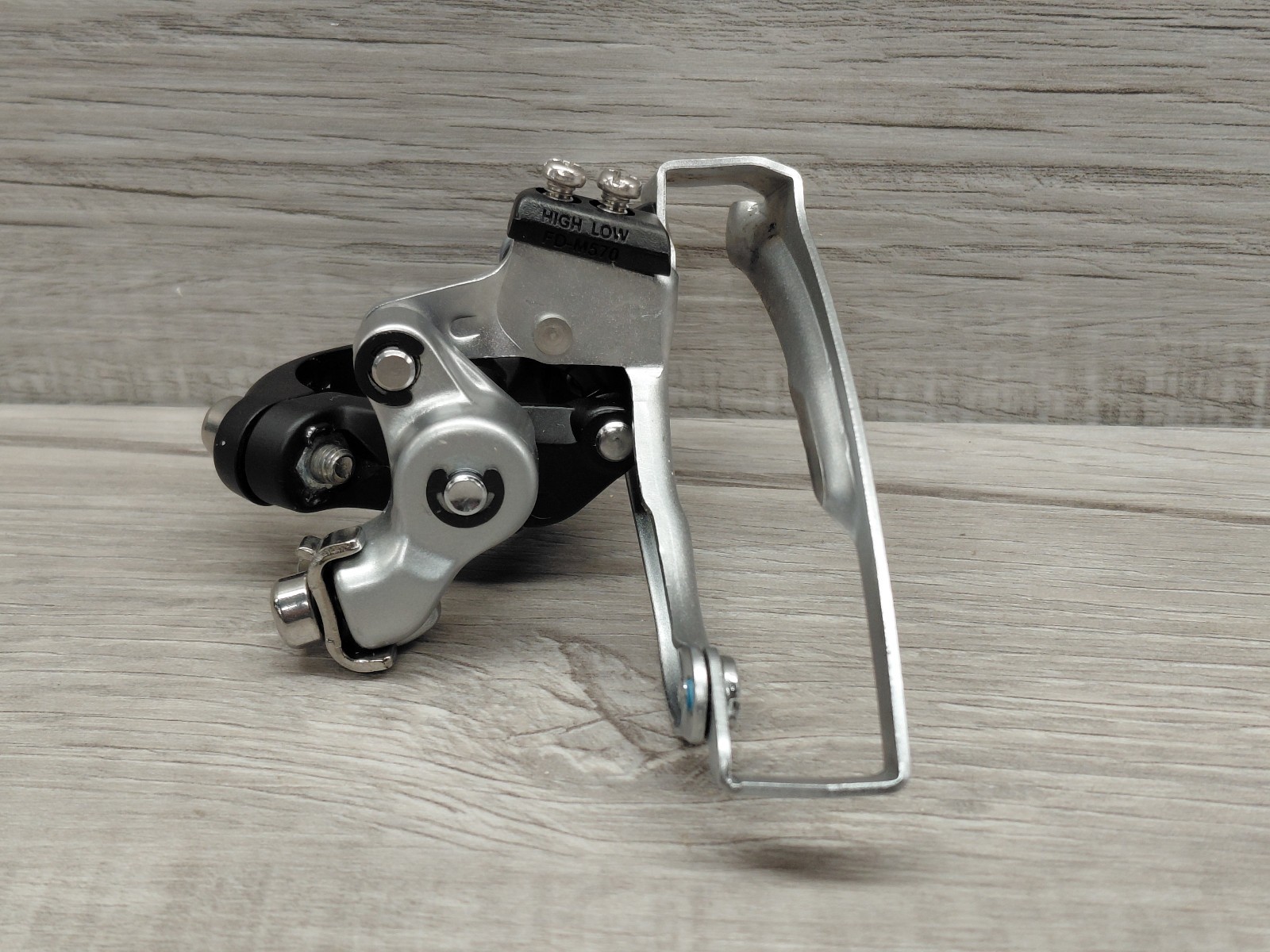Vintage Shimano Deore LX FD-M570 Front Derailleur 28.6mm Top Pull MTB Triple