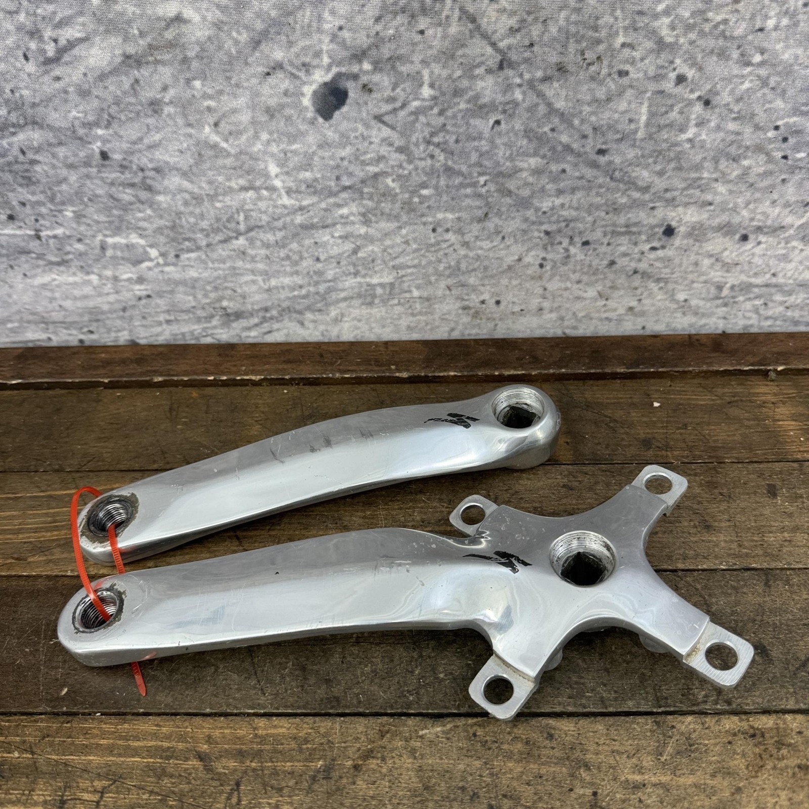 Specialized Crankset 175mm Square Taper 104 BCD Silver 90s MTB Forged Arms