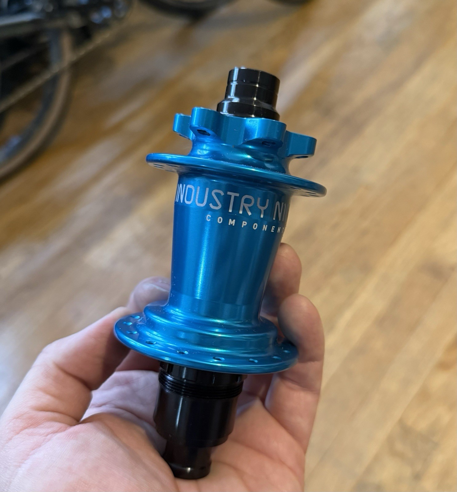 Industry Nine Hydra MTN Rear Hub – 32h, 6bolt, 148×12, XD, Turquoise