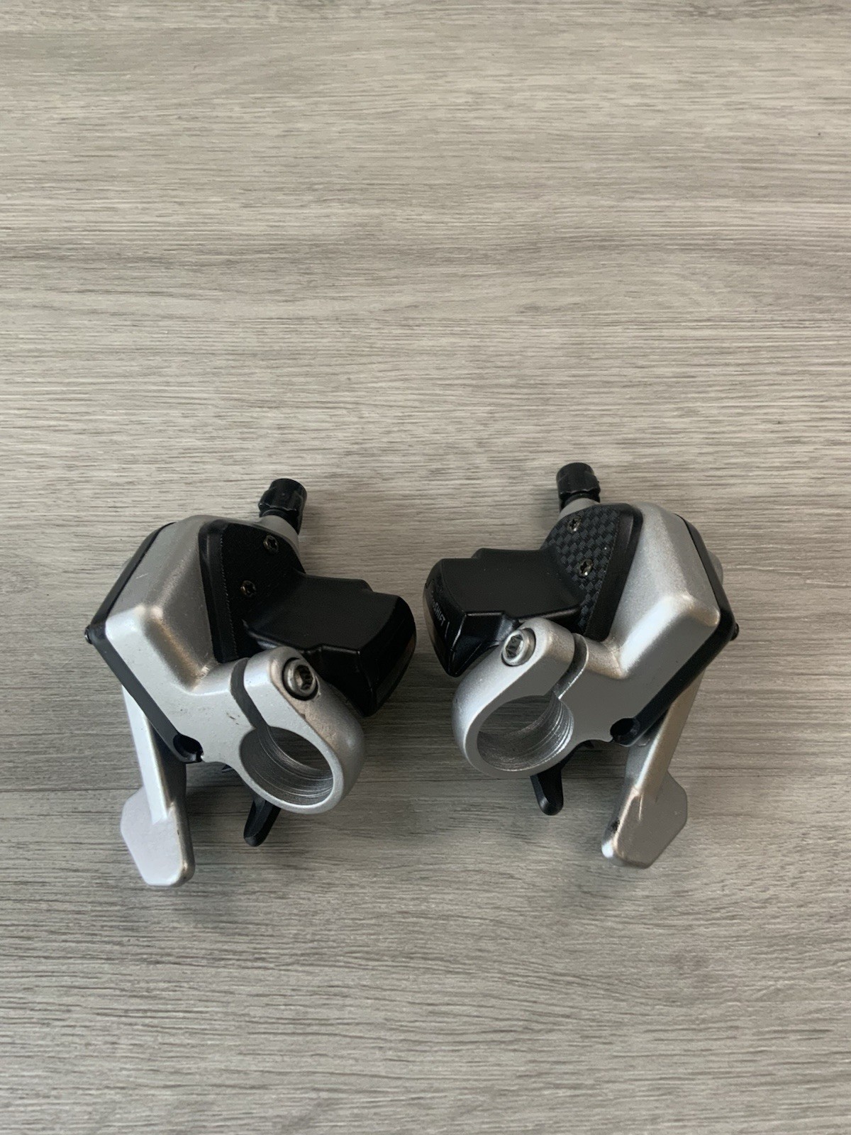 MICRO SHIFTERS 3 X 8 SPEED TRIGGER MOUNTAIN BIKE FITS 22.2 MM BAR SHIMANO COMPAT