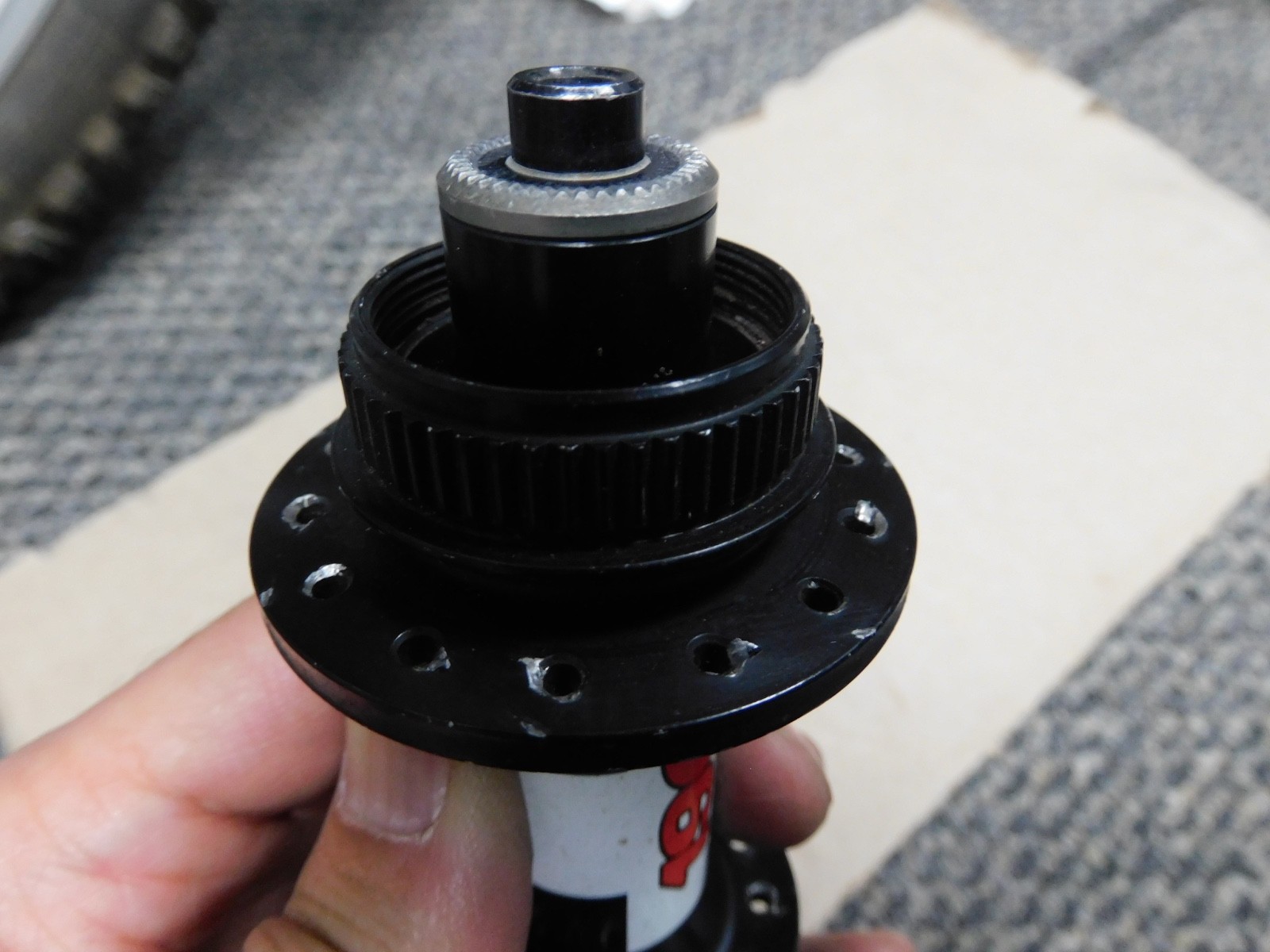 DT Swiss 190 ceramic hub, Front (used)