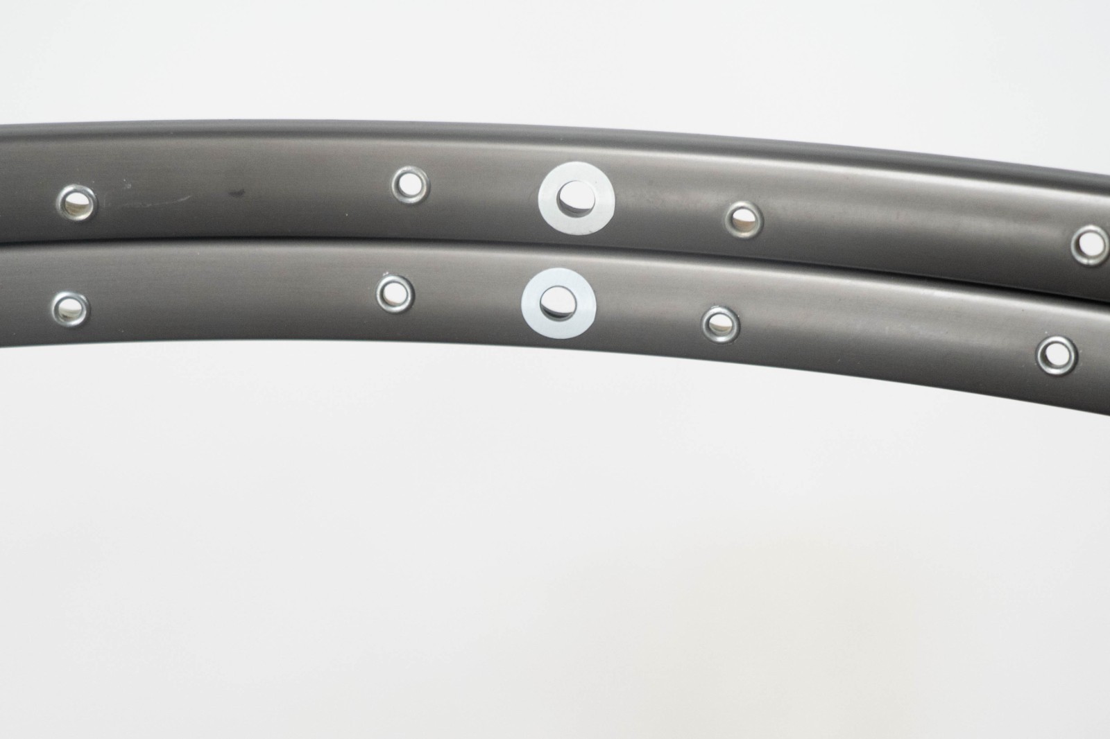 NOS CAMPAGNOLO OMEGA STRADA HARDOX XL TUBULAR RIMS 28″ 700c 32H VINTAGE ROAD