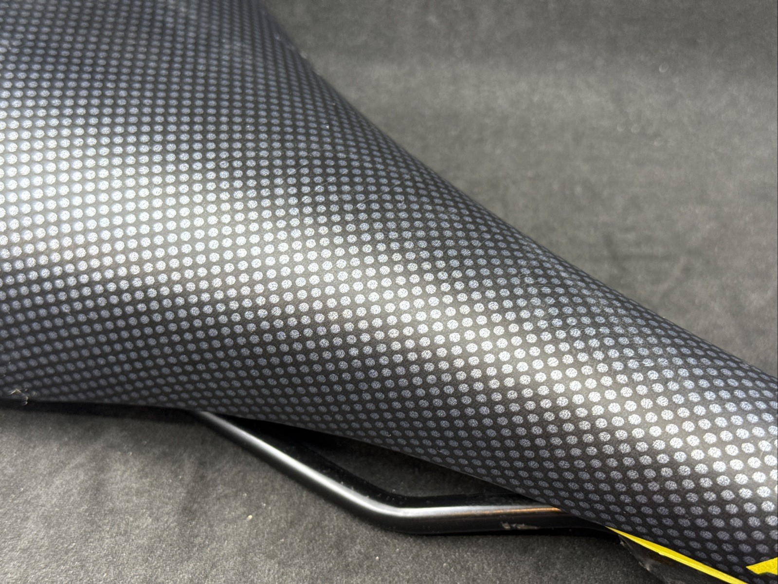 Gipiemme PENTA Saddle Black & Yellow Steel Rails 270mm x 140mm NEAR MINT