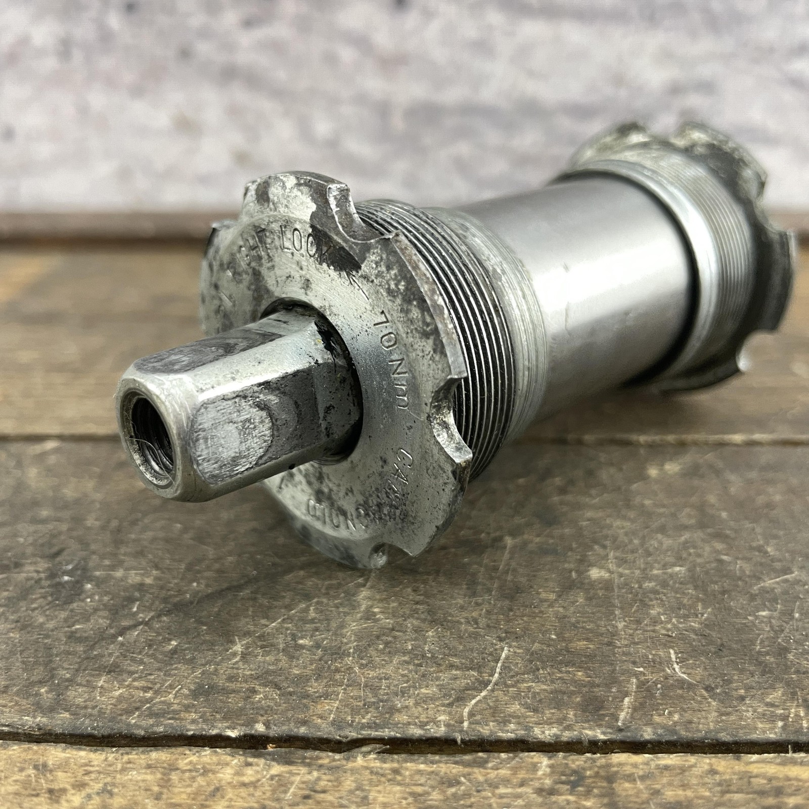 VIntage Campagnolo Bottom Bracket BSA 1.370×24 Square Taper 111 mm English 68