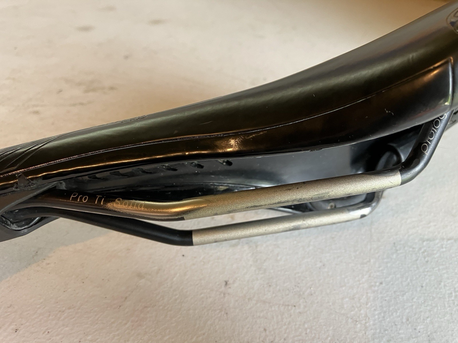 Prologo Scratch Pro Ti Solid Rails Composite Bicycle Saddle Super Light 265 grms
