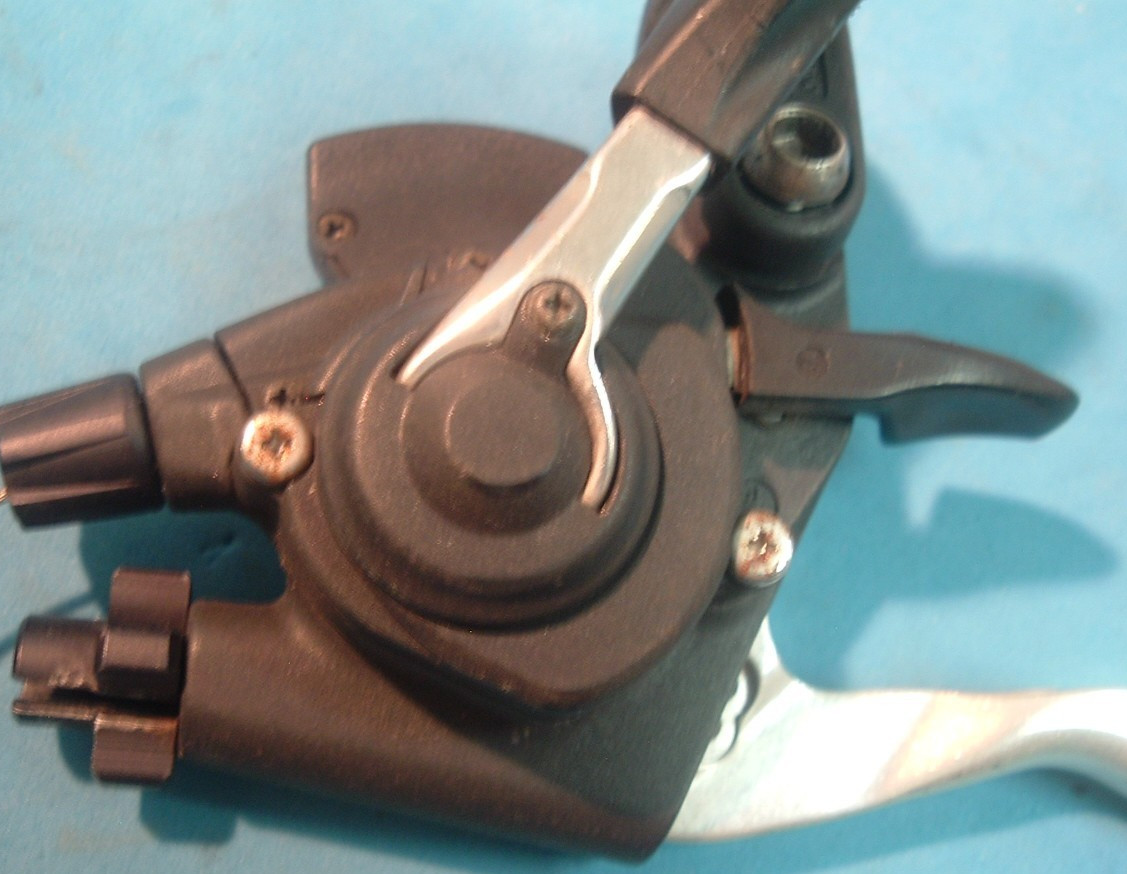 Shimano Deore XT 3×8-Spd ST-M739 MTB Shifters/V-Levers -Rapid Fire Plus-VGC+