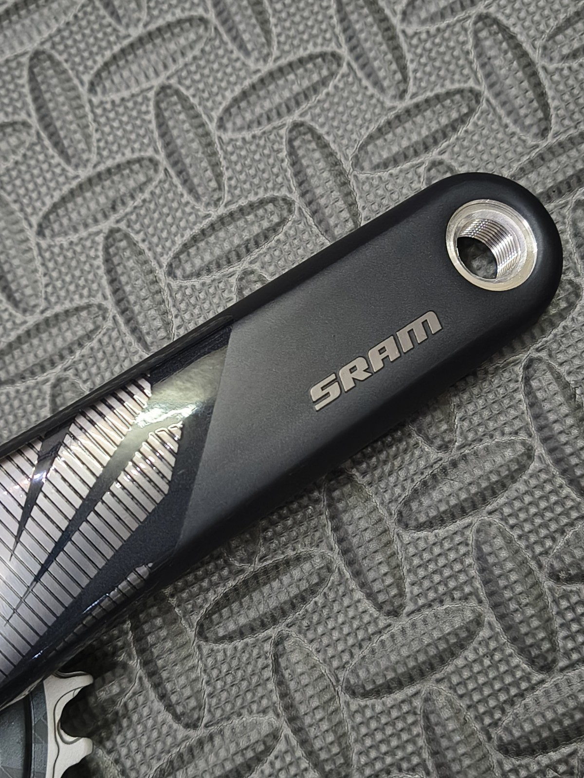 SRAM X1 Eagle DUB Carbon Crankset 175mm 32T 3mm Boost 12-Speed