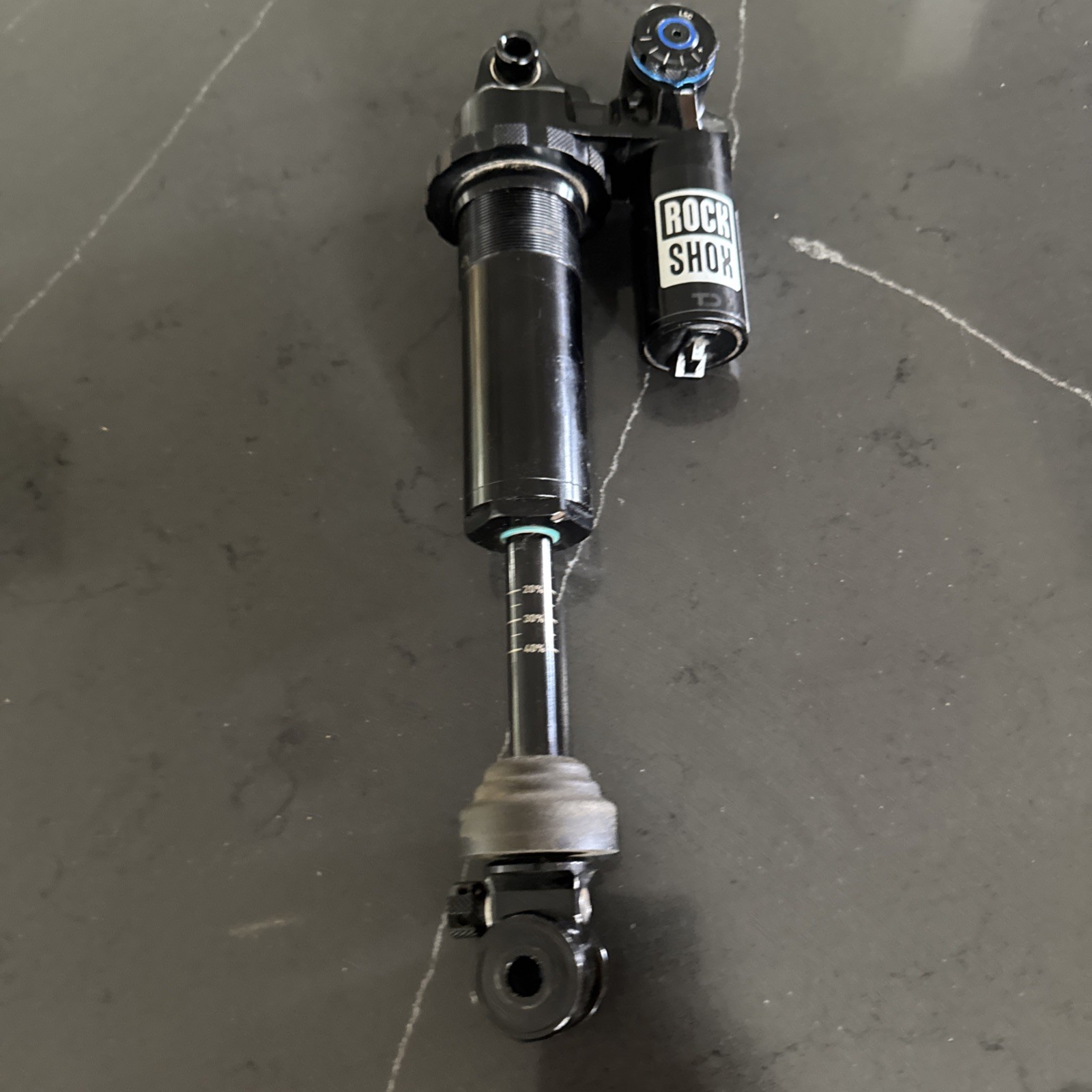 Rockshox Vivid Ultimate Coil C1 2025 R53 C37 250×75 Hydraulic Td, 450 coil