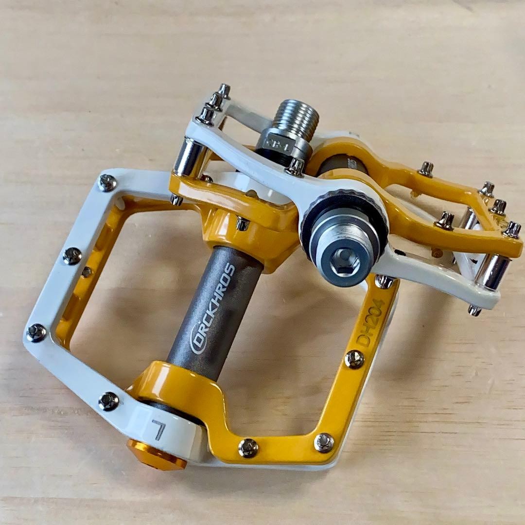 DRCKHROS Flat Pedal Yellow White Smooth Bearing Bicycle Pedal New