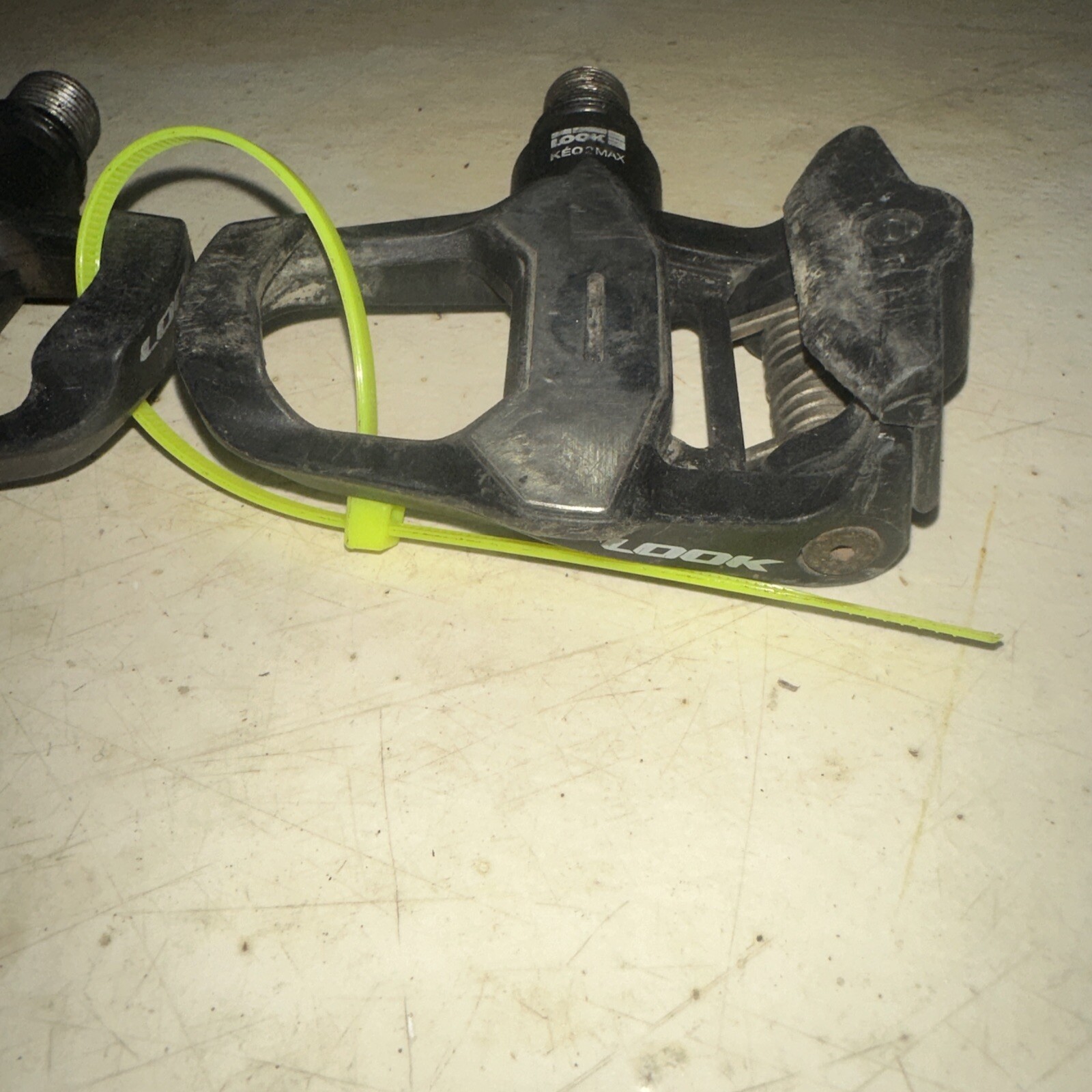 LOOK Keo 2 MAX Pedals Pair Clipless Road Black Composite Body Road Tri Light
