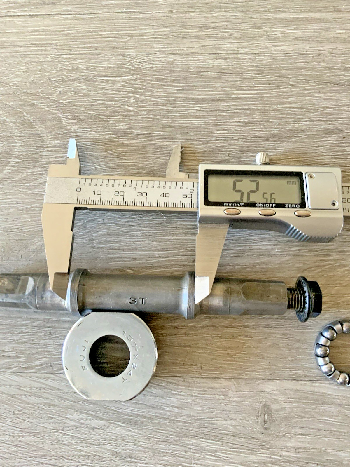 FUJI BOTTOM BRACKET BRITISH THREADED 68-125 MM