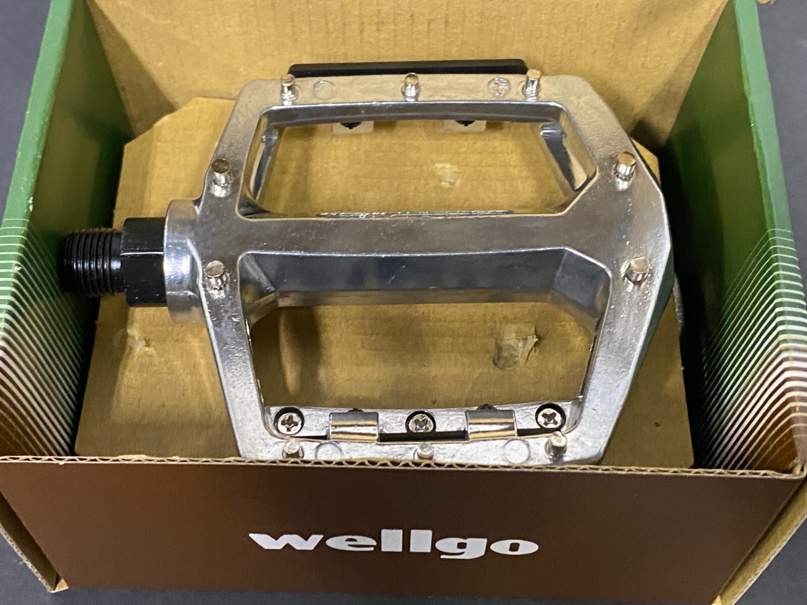 Wellgo LU-313 Platform Pedals, 9/16″ SILVER