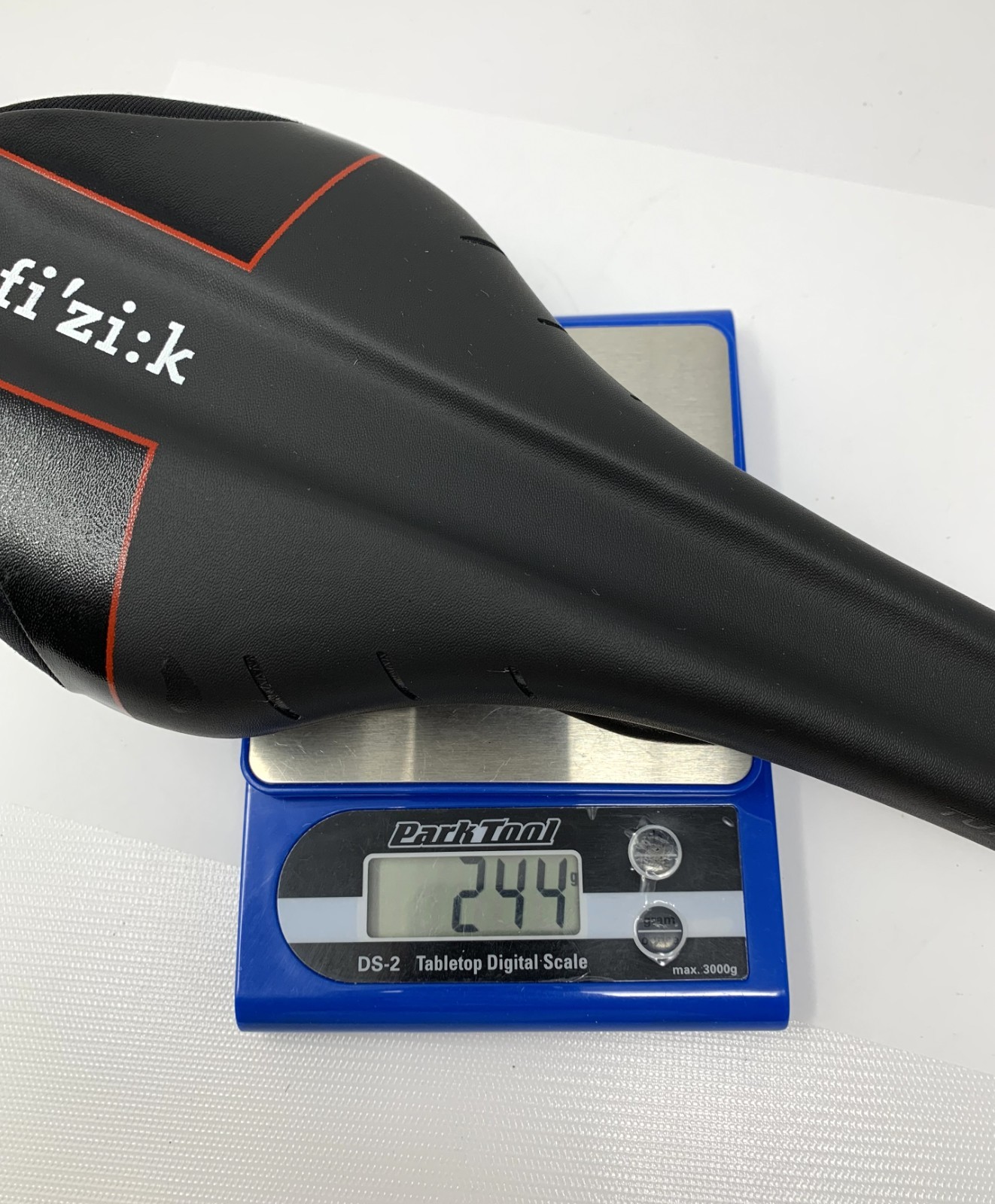 Fizik Tundra M5 Manganese Saddle – New