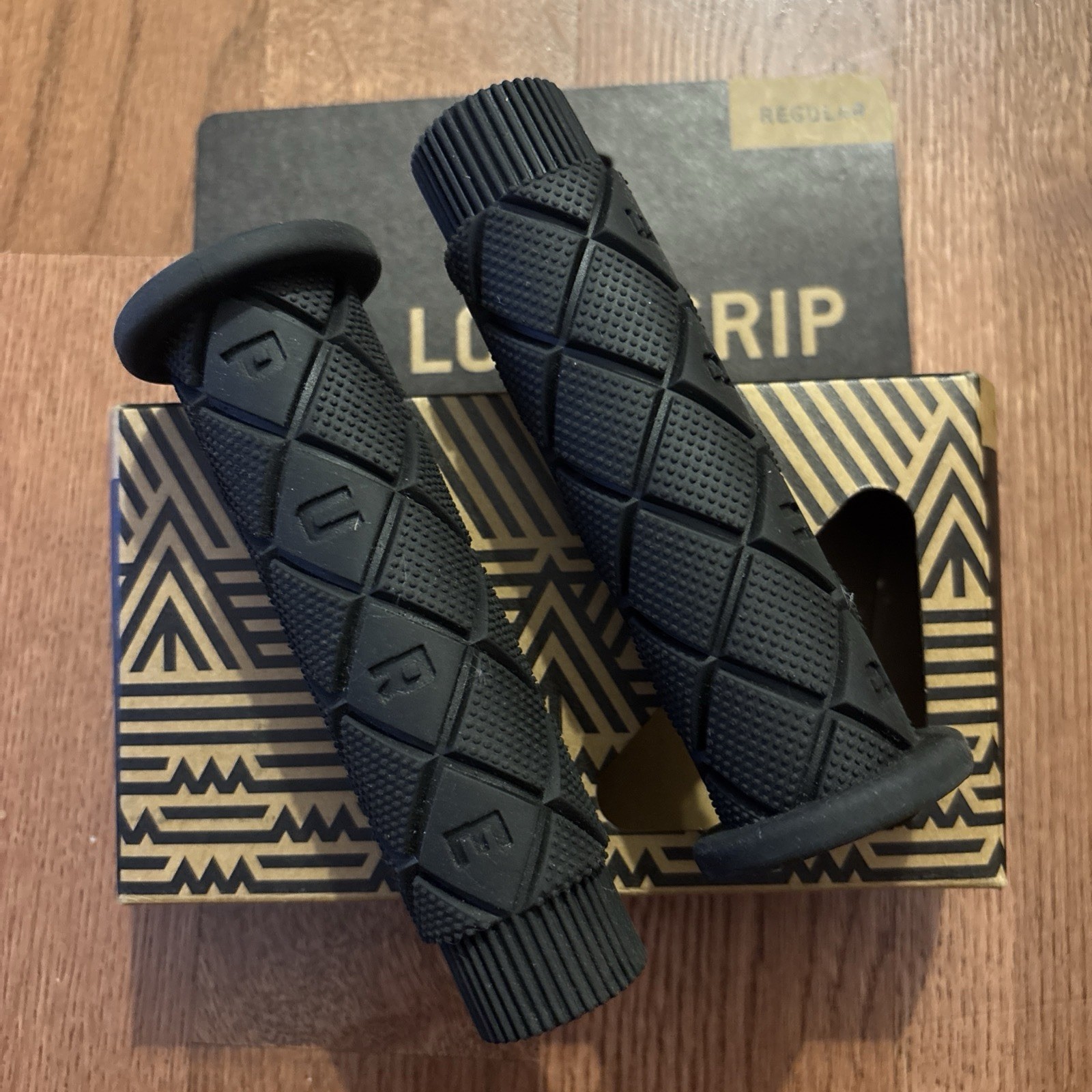 PNW Loam Grip Regular Black