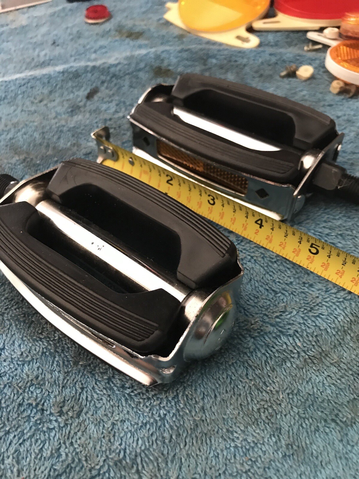 Classic bow rubber block bicycle cruiser vintage-style pedals 1/2″ BLACK/SILVER