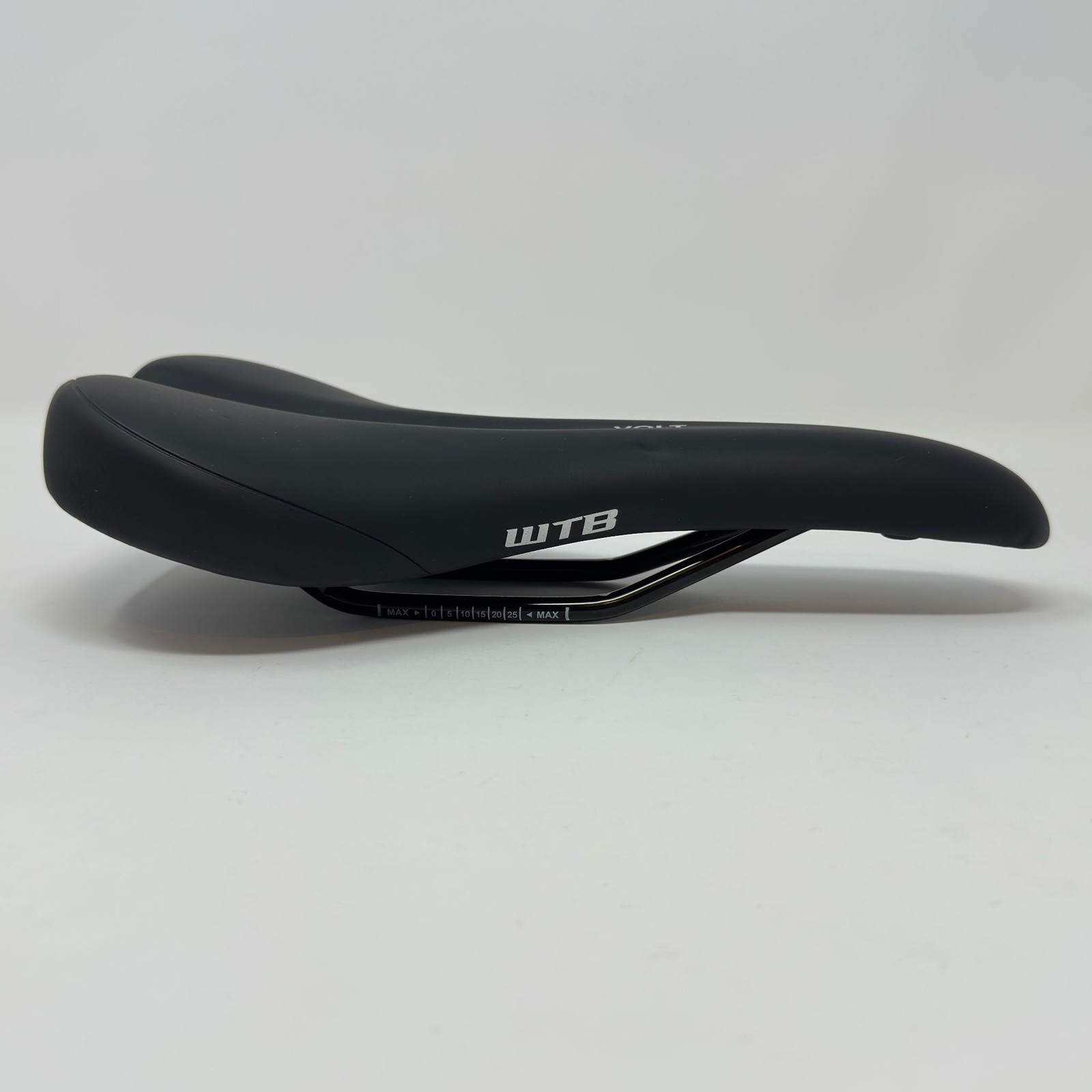 WTB Volt Bike Saddle Comfort Mountain Road Seat 142 mm Wide 320g Steel Rails