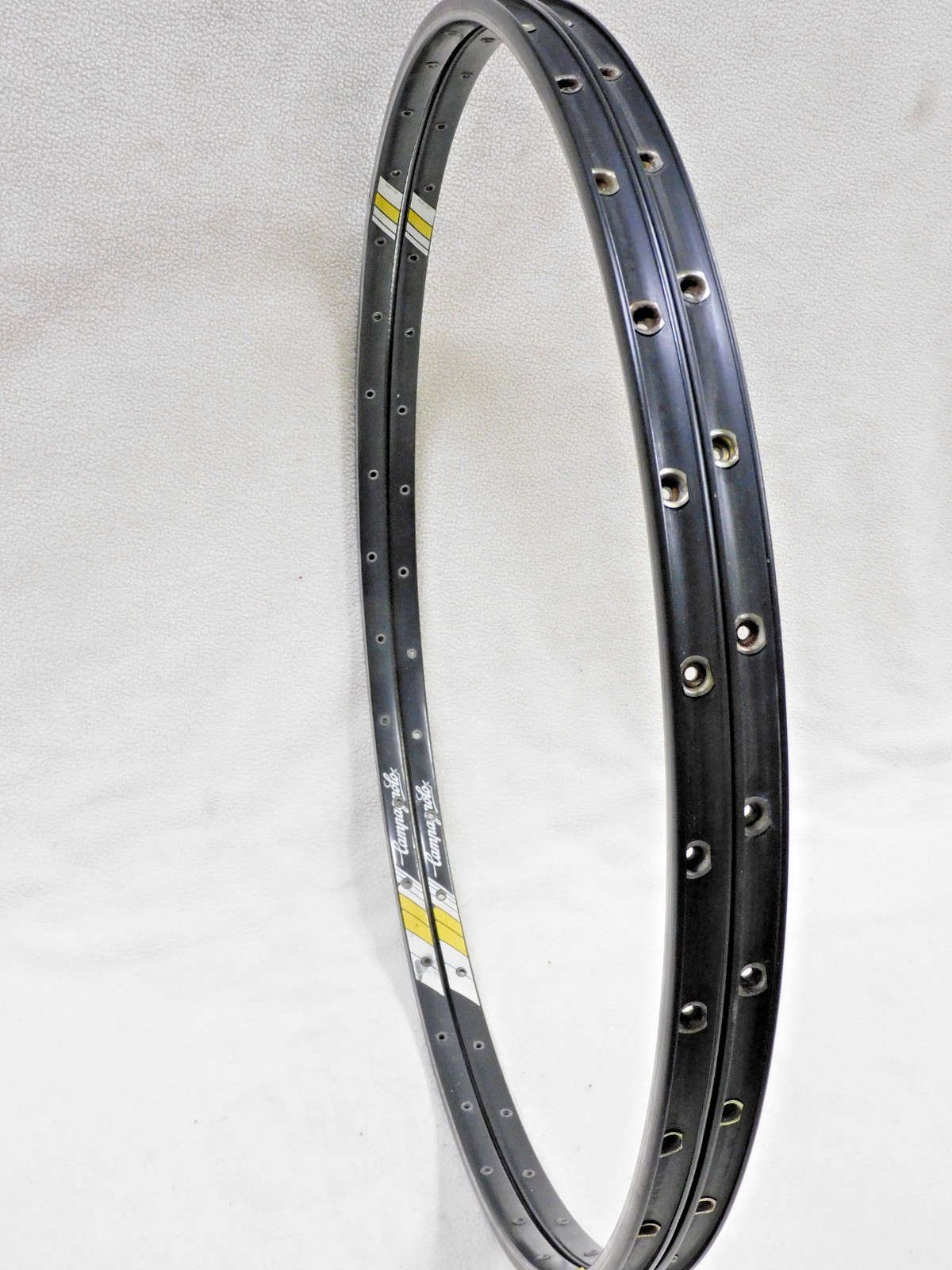 2 Campagnolo Omega Strada Hardox Dark Gray Clincher Rims 32 Holes @ 450 grams