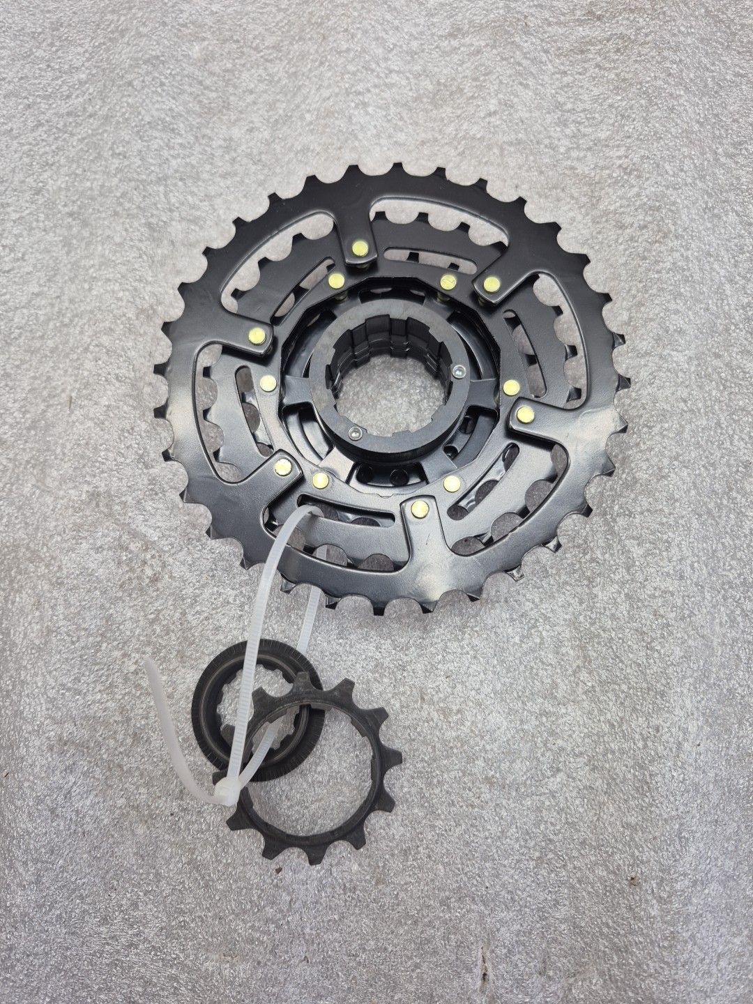 Shimano Hyperglide HG Sprocket Bicycle CS-HG200-7 7-Speed Cassette 12-32T
