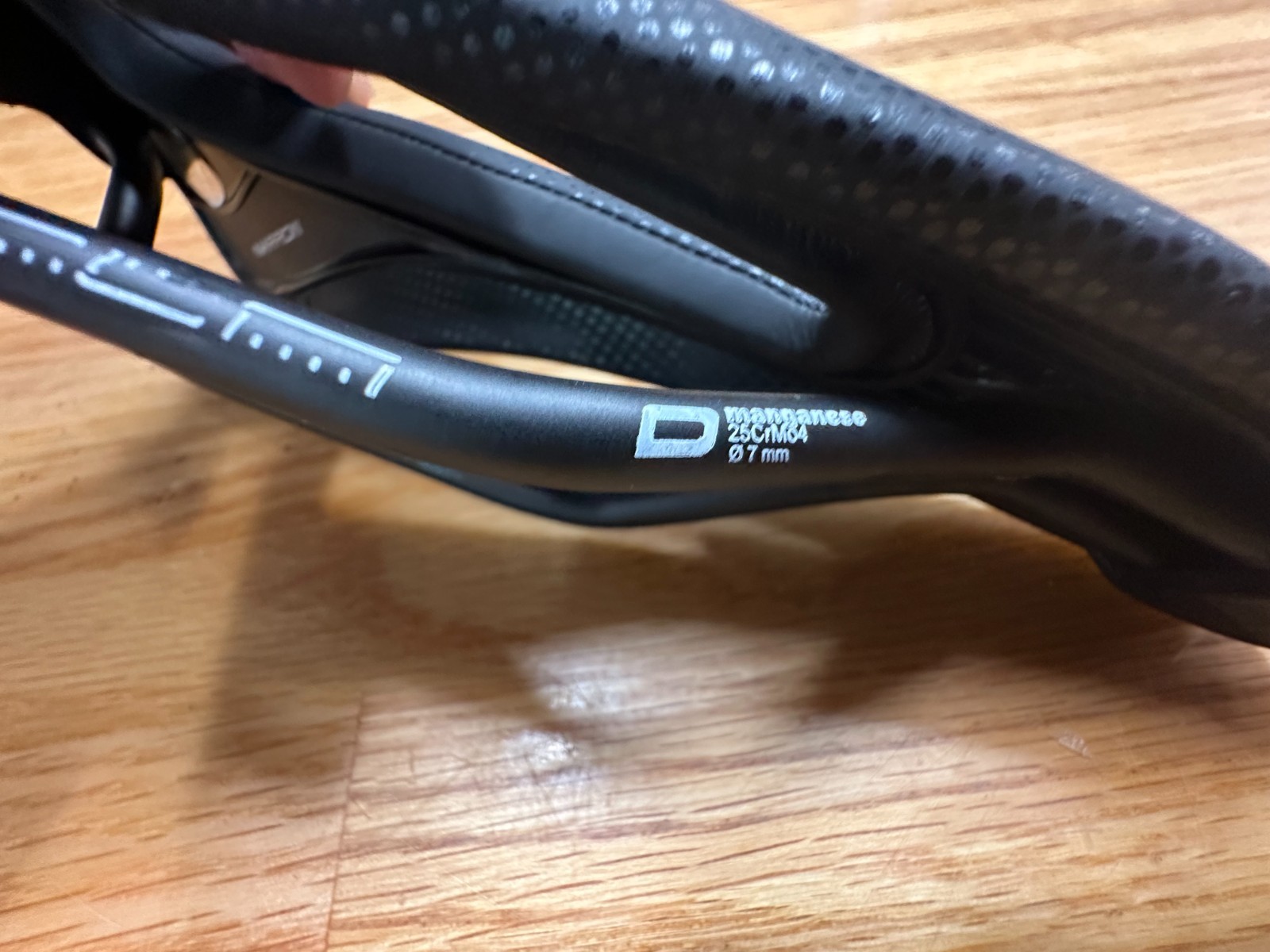 Selle San Marco Short Fit Narrow Magnesium Rail Look Branded (255)
