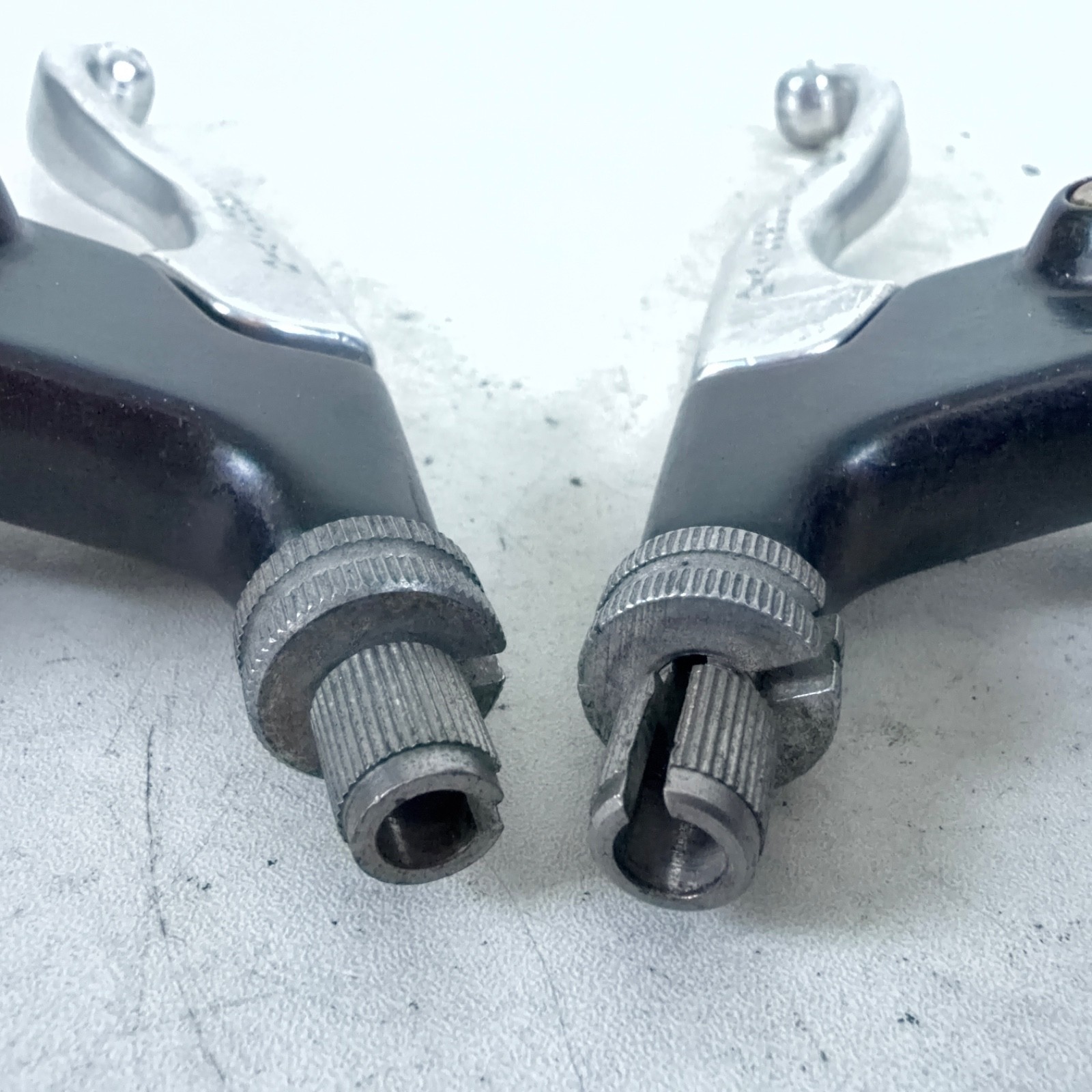 Vintage 1984 Dia-Compe 4 finger Metal Brake Lever Set L/R Made in Japan Ø22.2