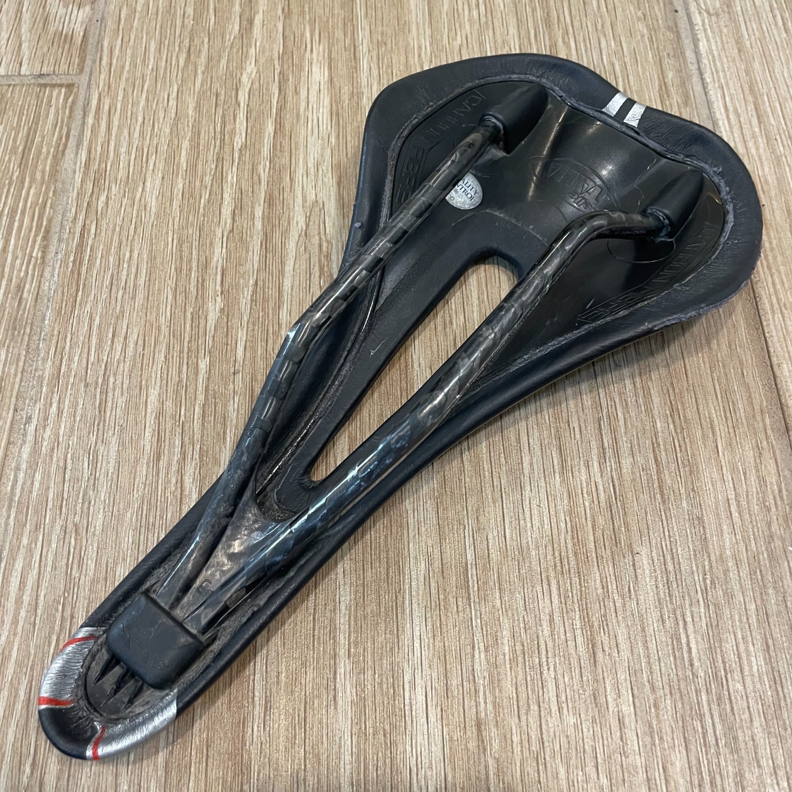 Selle Italia SLR Kit Carbonio Flow Carbon Saddle Black 135mm Carbon Rails 125g