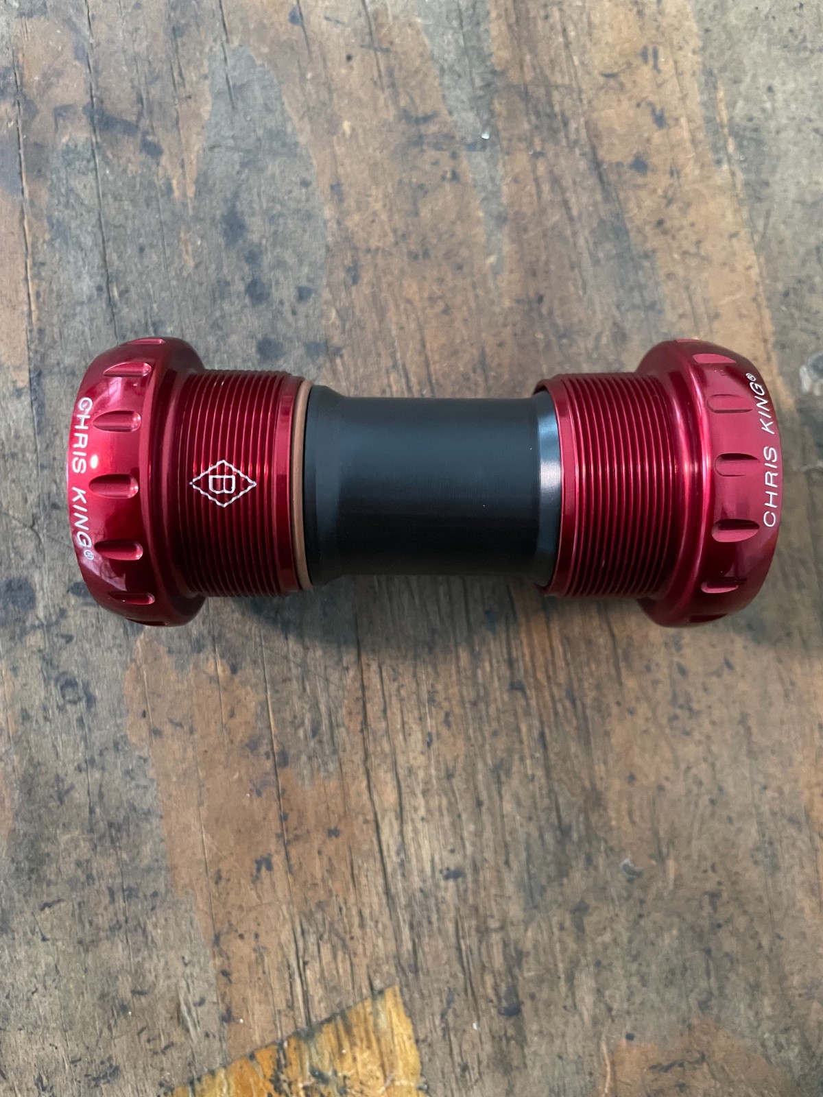 Chris King Threadfit Bottom Bracket 24mm BSA Road 68/73mm Red