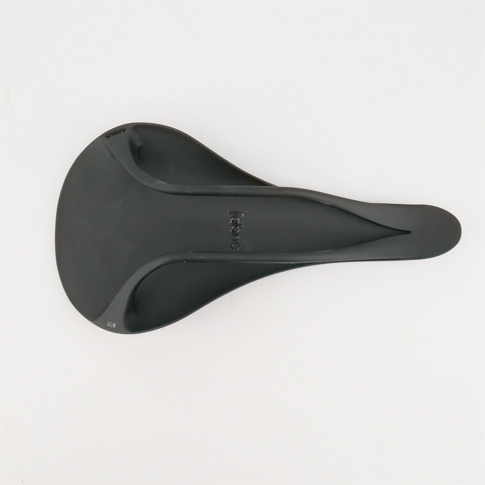 Fabric ALM Ultimate Shallow Saddle Carbon 142mm x 282mm 7x9mm Rails Black 145g