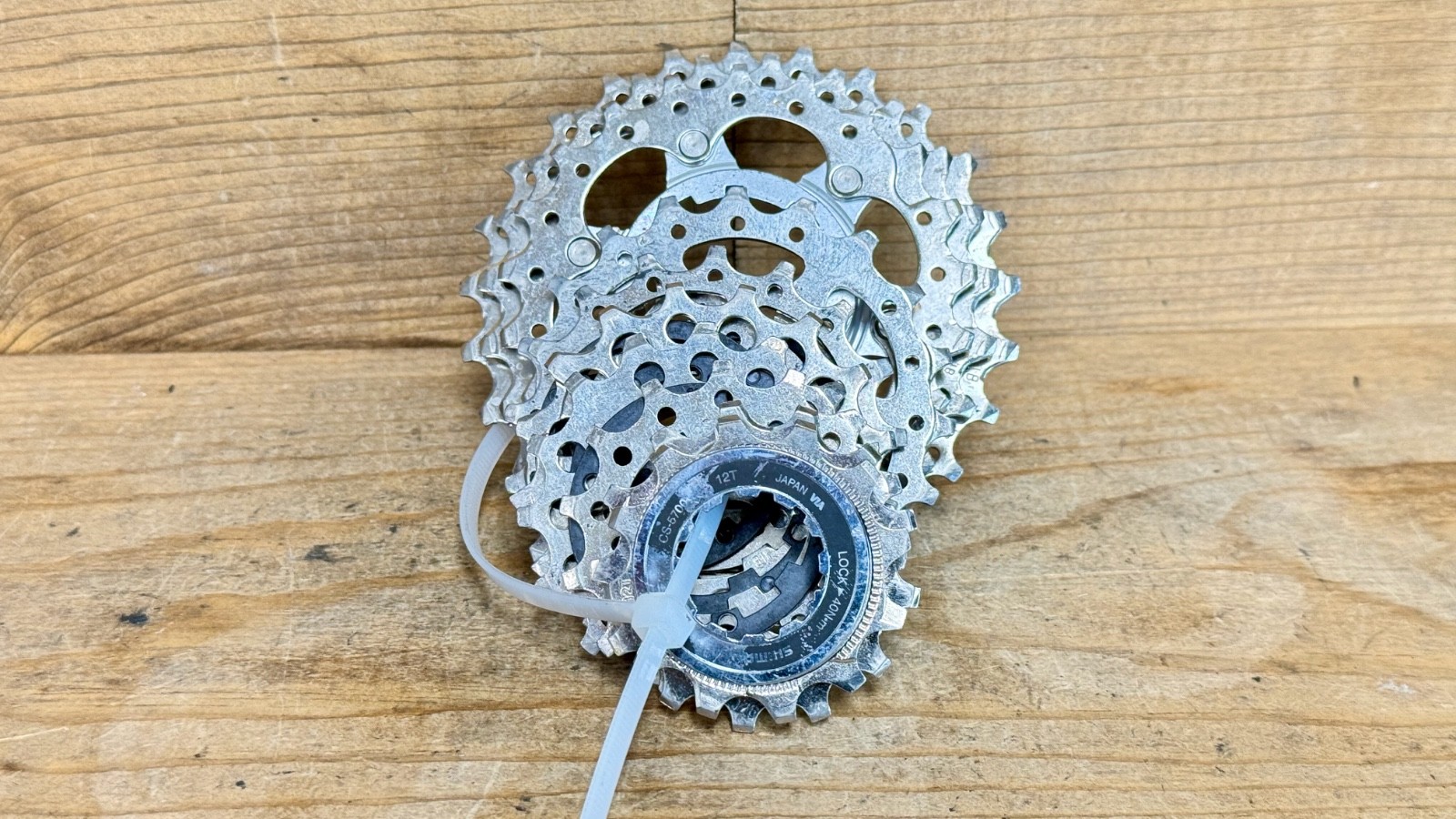 Shimano 105 10-speed CS-5700 12-25t Cassette