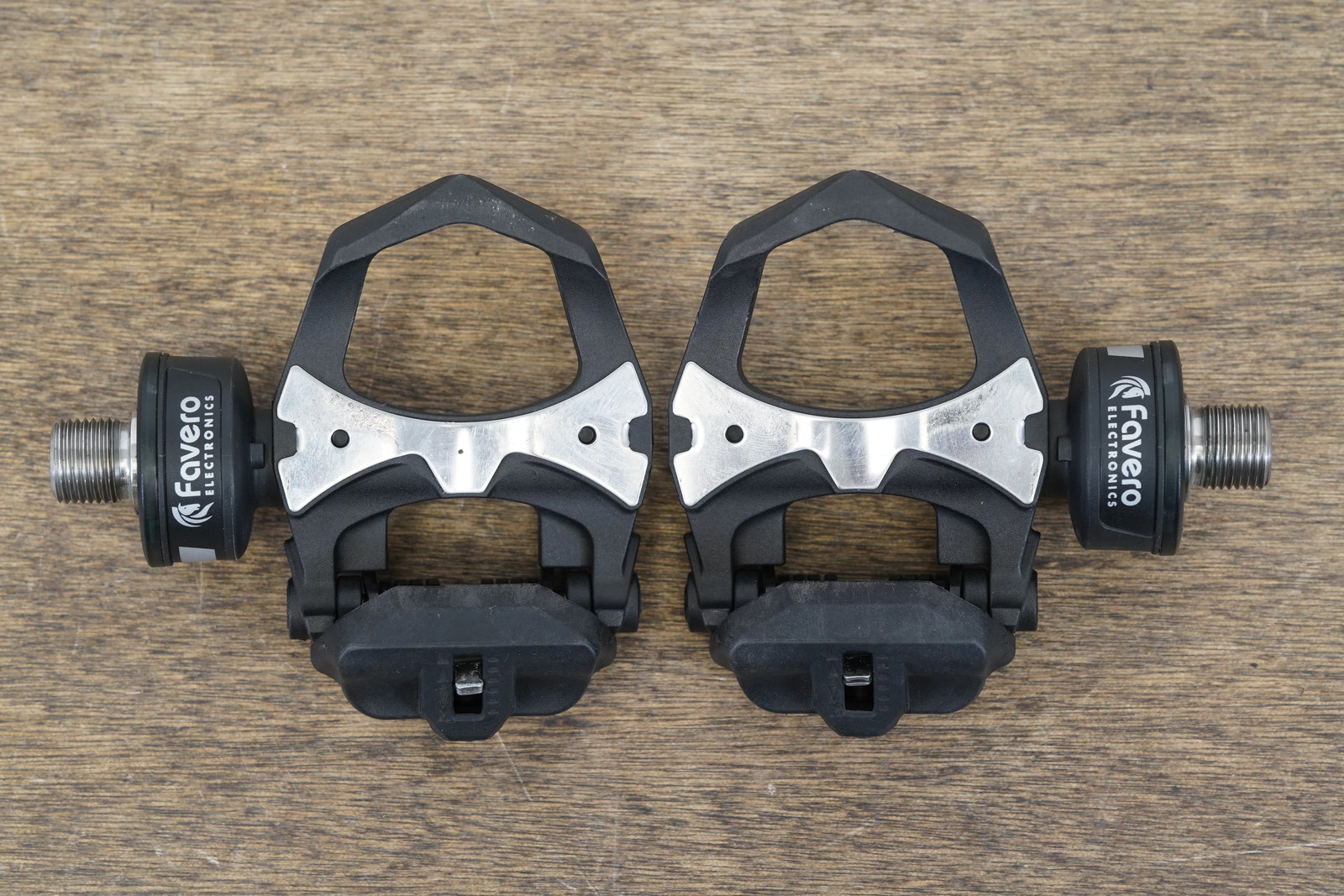 Favero Assioma Duo Dual Power Meter Road Pedals Charger 302g