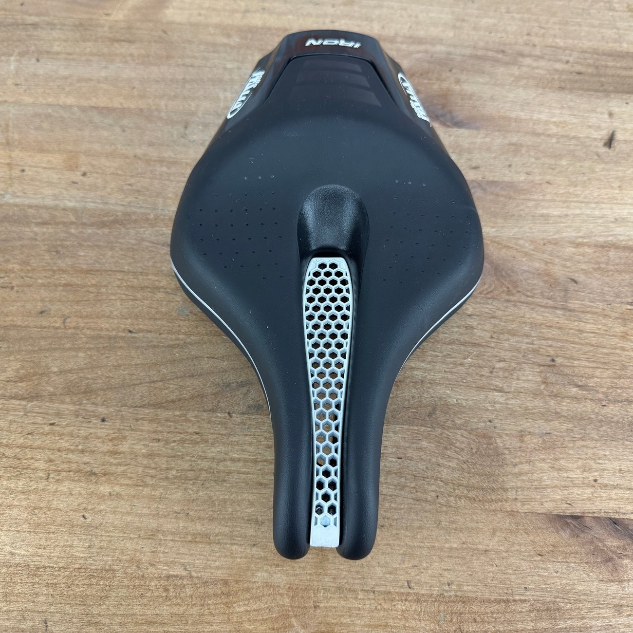 Selle Italia Iron 7x7mm Steel Rails Large 152mm Bike Saddle 293g