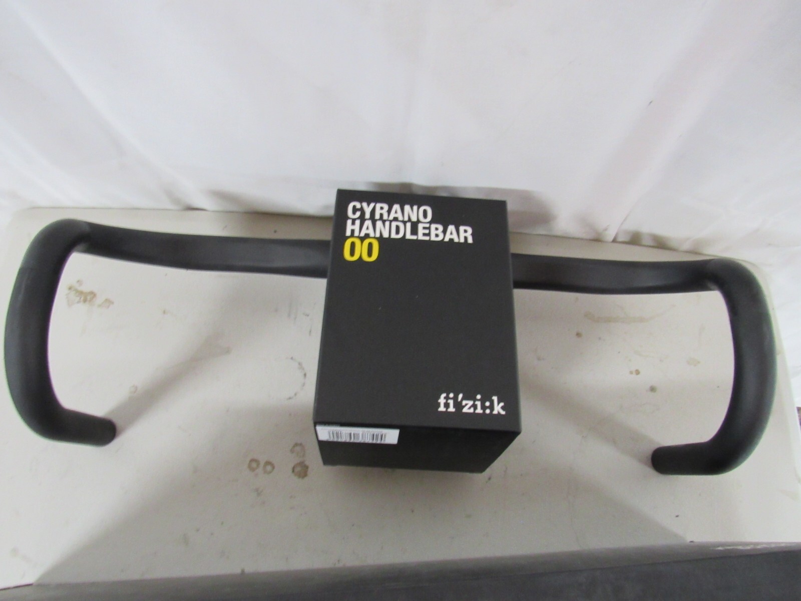 Fizik Cyrano 00 Snake 460mm x 31.8 Carbon Drop Handlebar