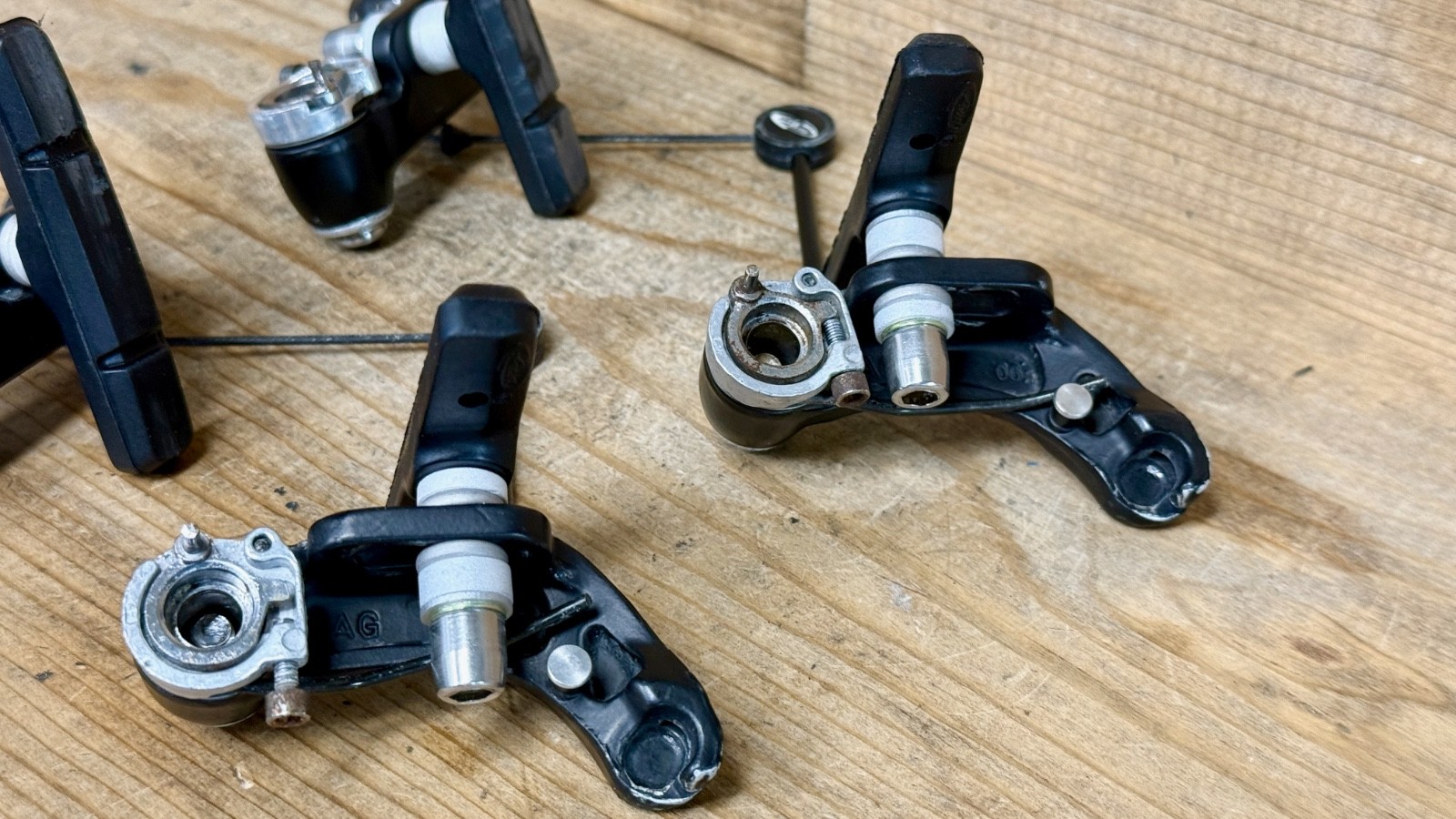 Avid Shorty 4 Canti Cantilever Brake Set w/ Bridge Wire