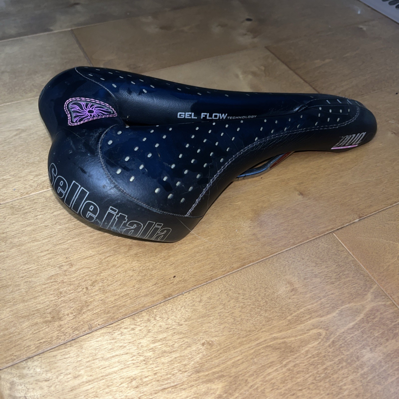 Selle Italia Diva Gel Flow Saddle / women’s