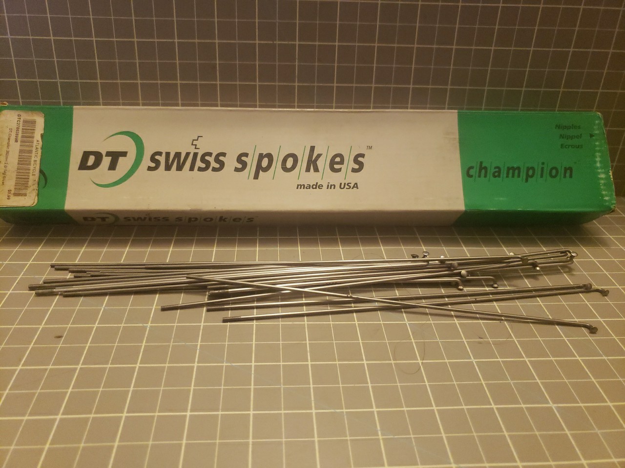DT SWISS Champion Round Spokes Silver J-bend 2.0 mm 255mm 20/Count