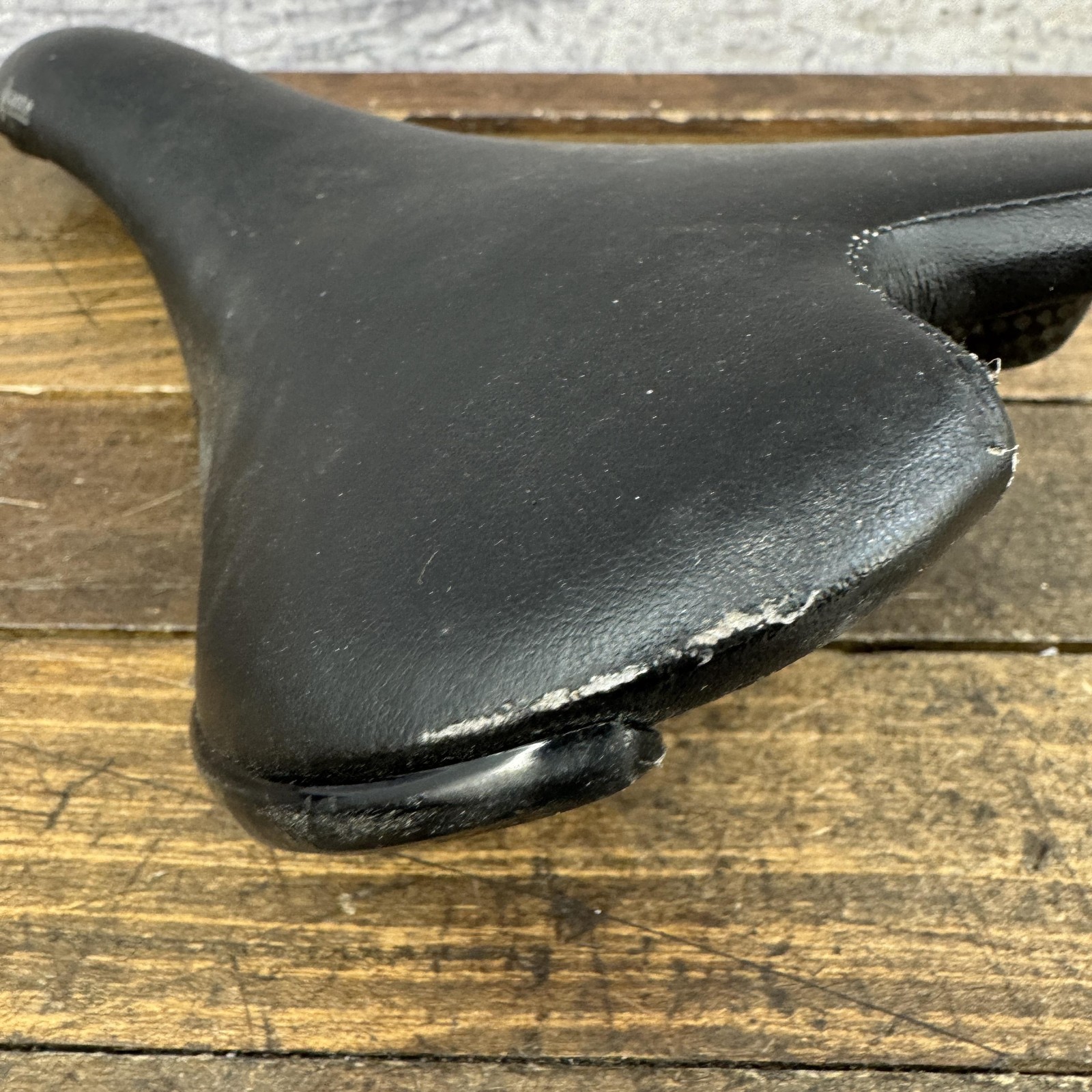 Fi’zi:k Aliante Bicycle Saddle Seat Carbon Titanium Road Bike Italy Black 230g T