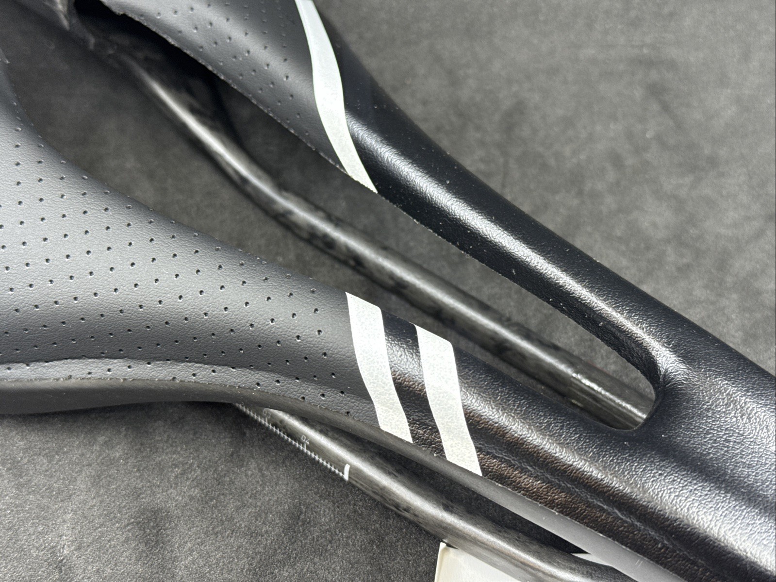 148 Grams! Selle Italia SP-01 TEKNO SuperFlow Carbon Fiber S3 285mm x 130mm