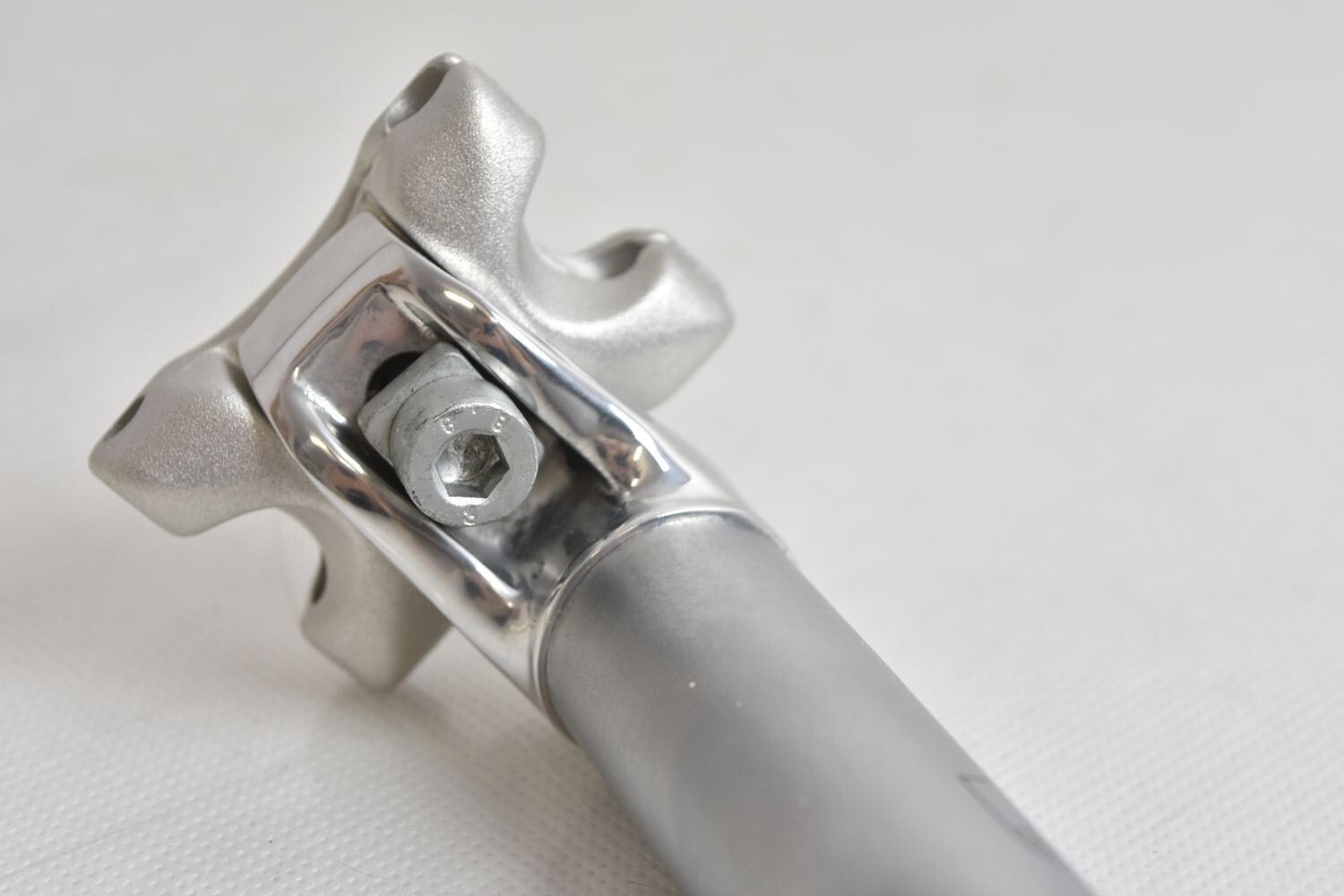 CAMPAGNOLO centaur mtb seatpost ! 27,0mm ! 35cm ! NOS NIB !
