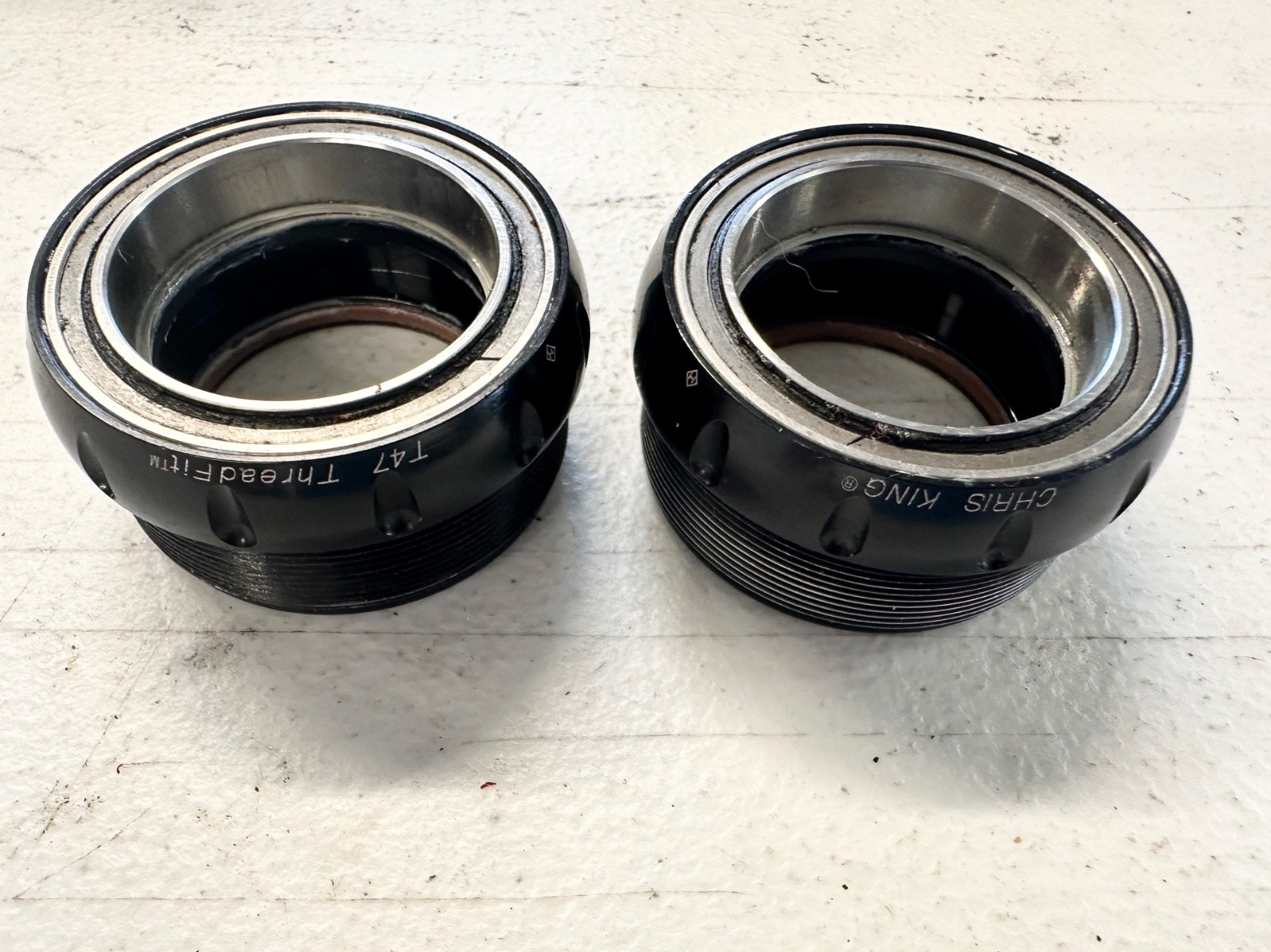 Chris King ThreadFit T47 30x DUB Bottom Bracket Black