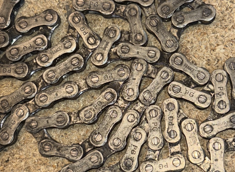 Lightly Used French PG 6-speed Chain 106 Links