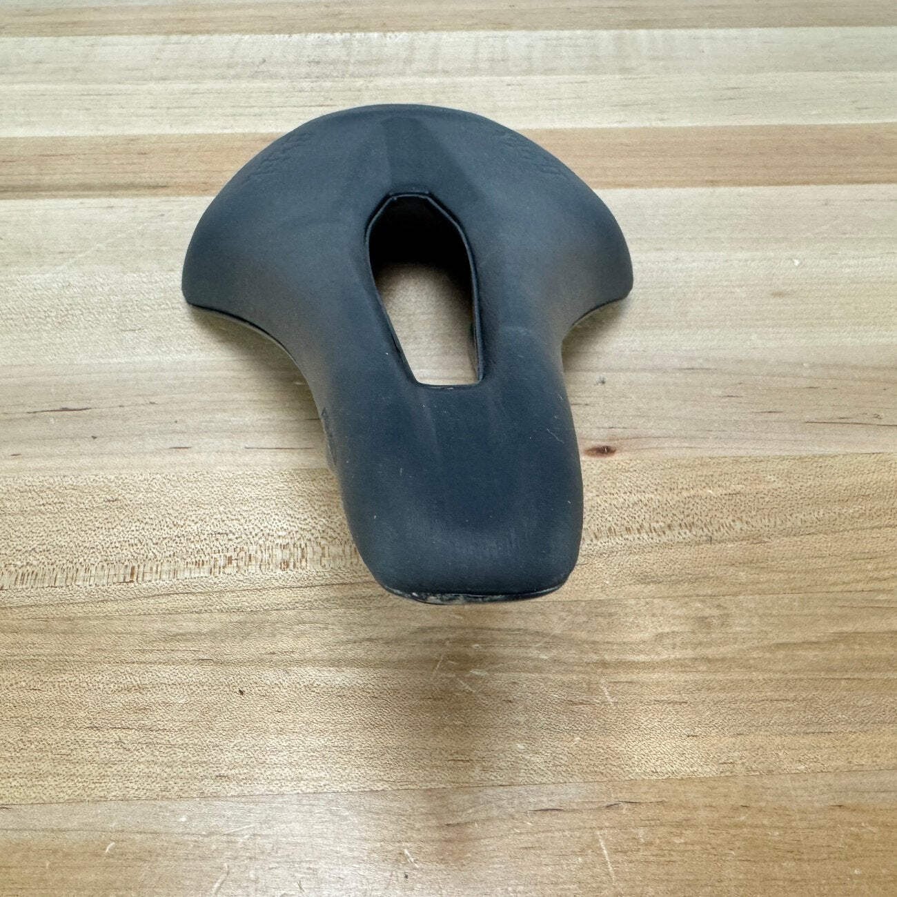 Fizik Argo Tempo R1 Mobius Vento 7x9mm Carbon Rails 150mm Saddle 150g