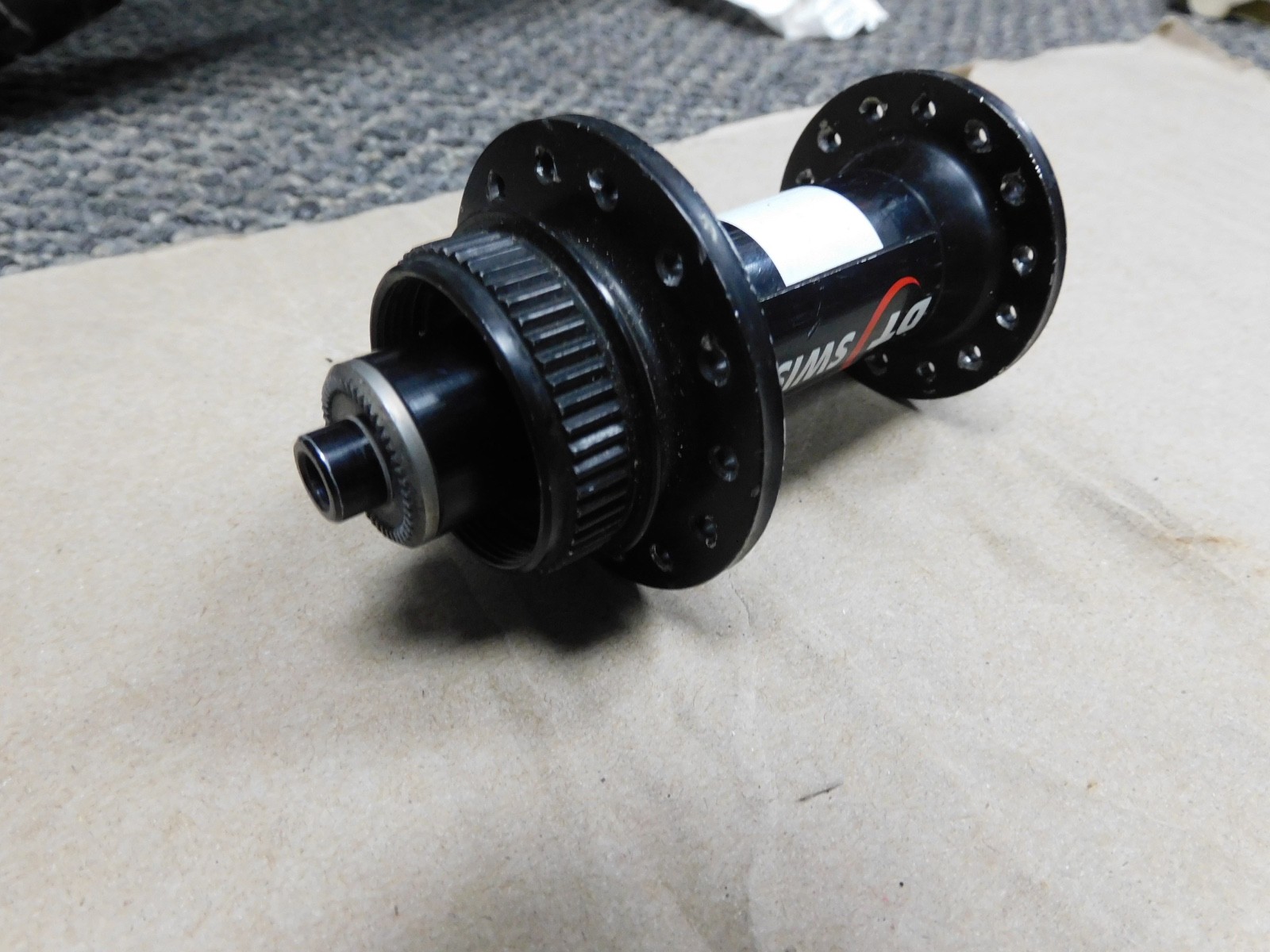 DT Swiss 190 ceramic hub, Front (used)