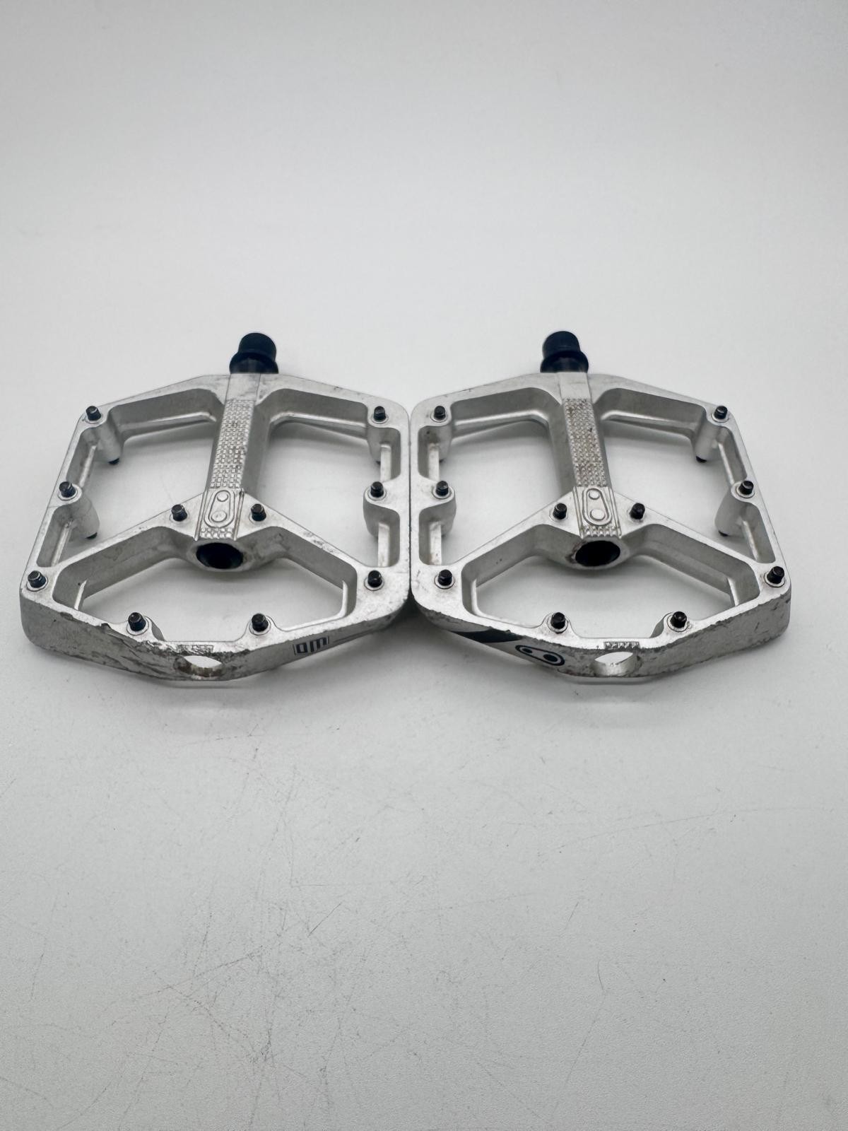Crank Brothers Stamp Platform Pedals 9/16″ Aluminum Raw Silver LG