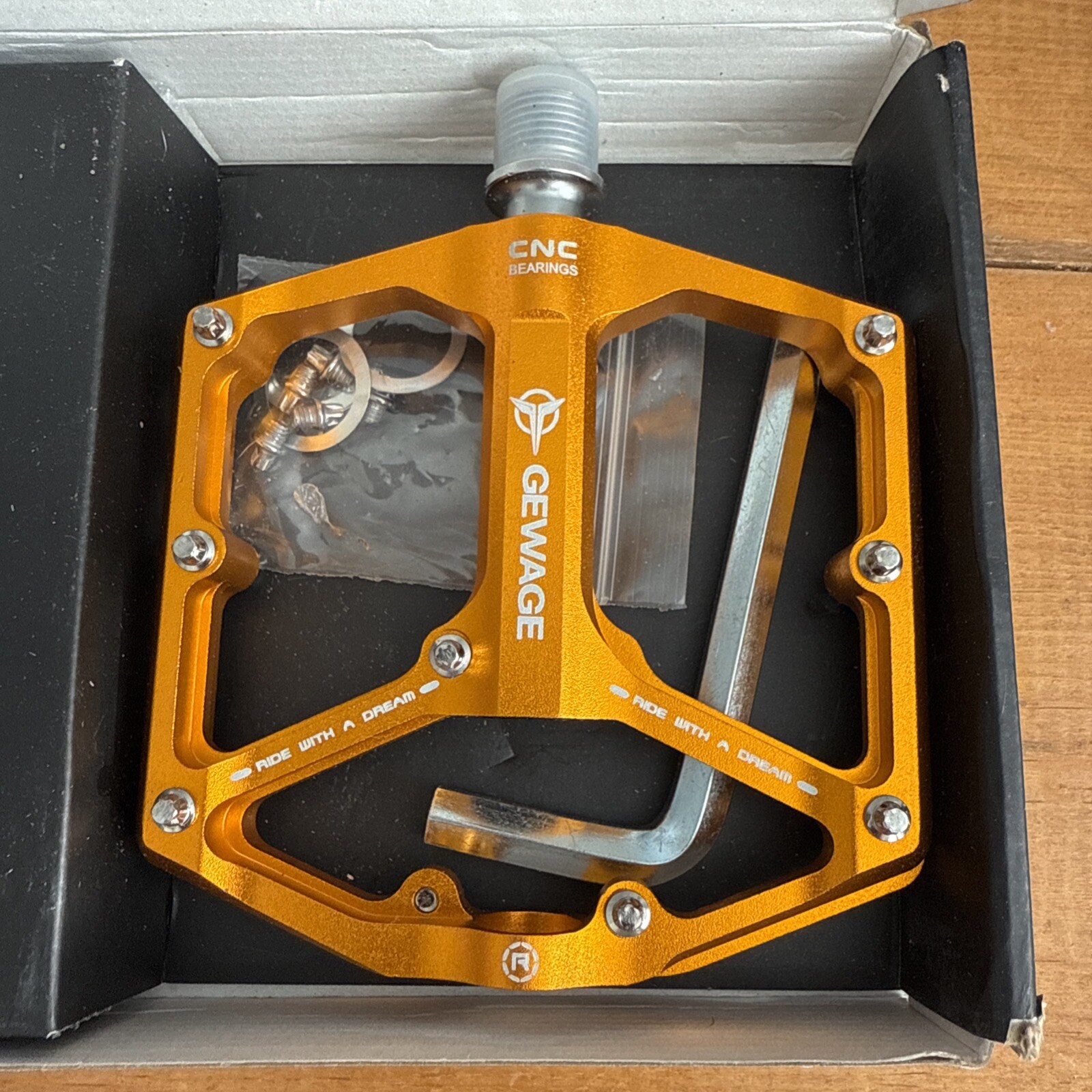 GEWAGE 2in1 Mountain Bike Lock Pedals Reflective SPD MTB Bicycle Flat Pedal 9/16