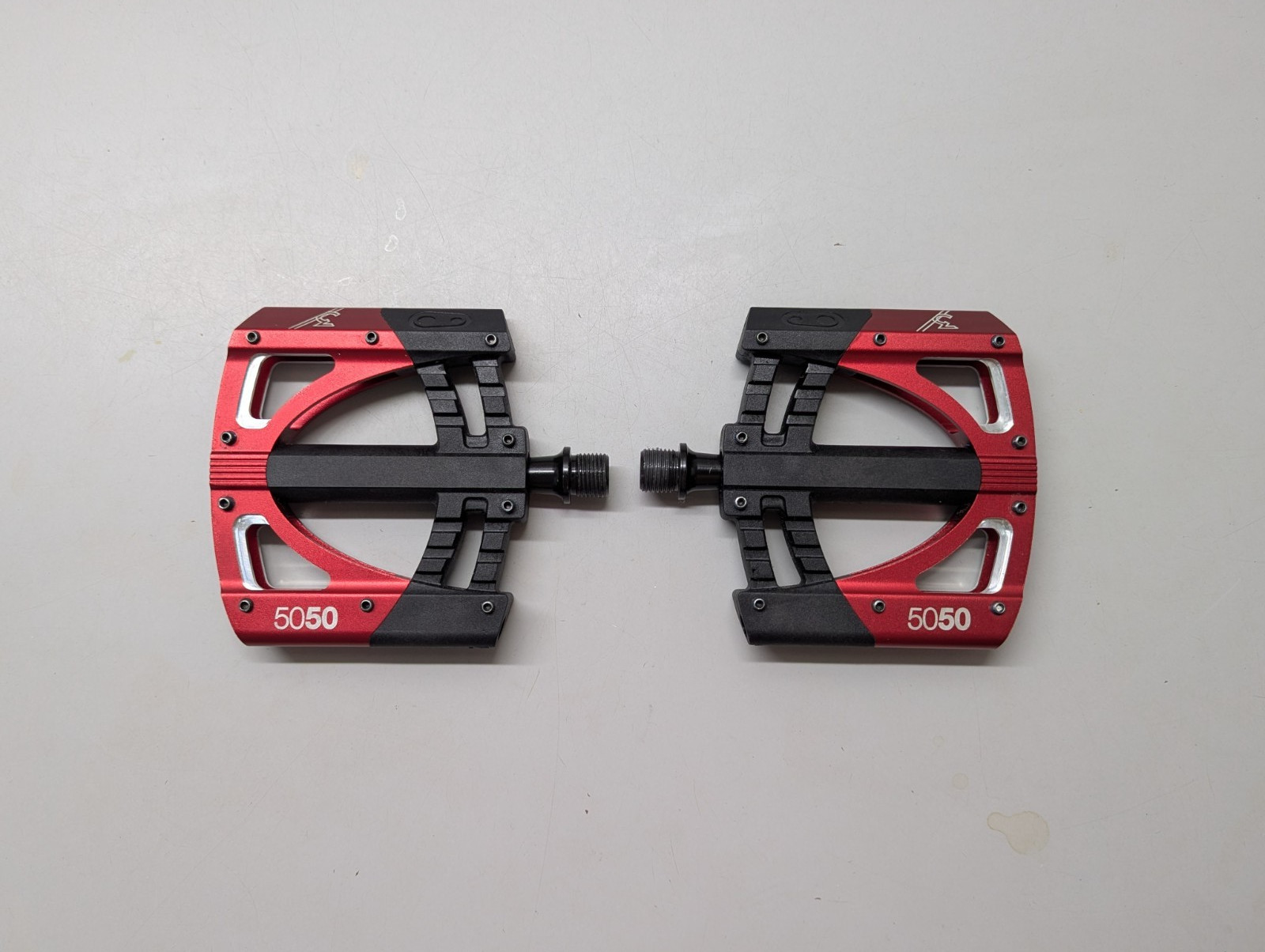 Crank Brothers 5050 Platform Pedals Red/Black Sealed Bearing • 9/16” Axle